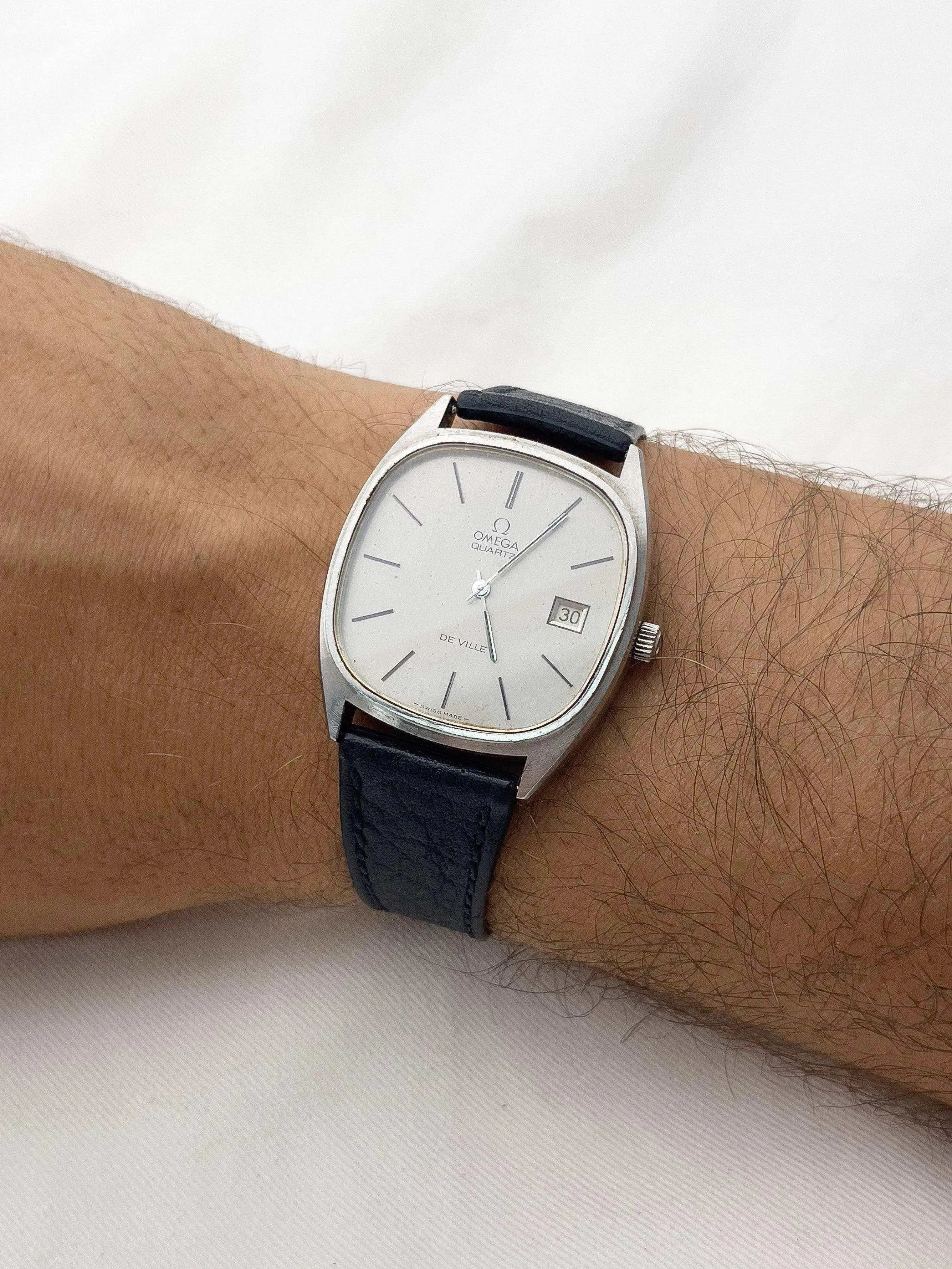 Omega - Silver Oversize - 1975 - Atelier Victor Paris - Vintage Watch Shop Dubai