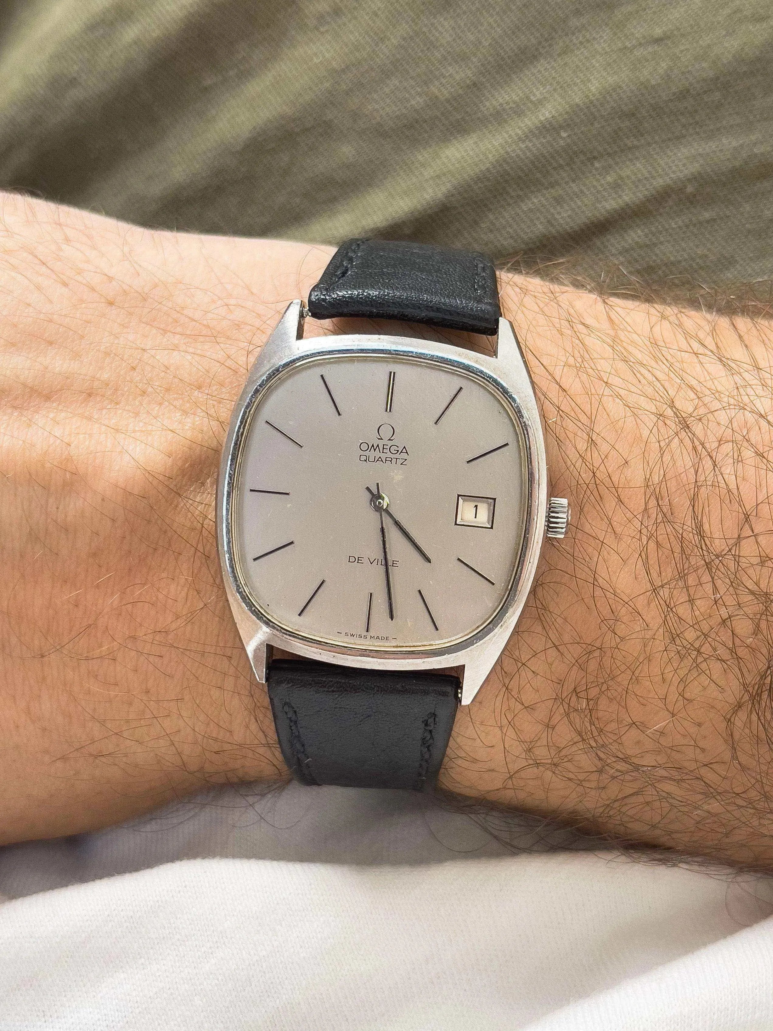 Omega - Silver Oversize - 1975 - Atelier Victor Paris - Vintage Watch Shop Dubai