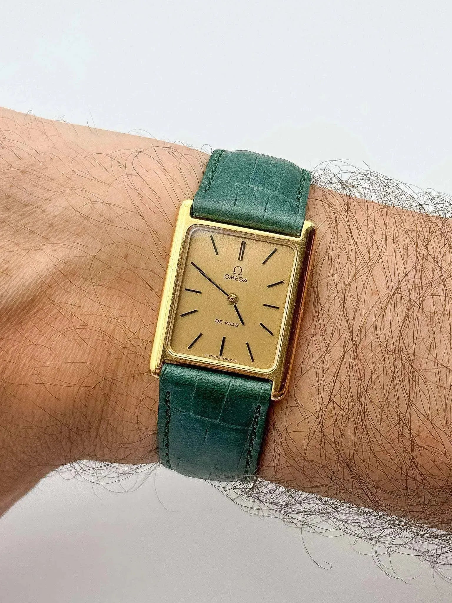 Omega - Tank Gold Meca - 1974 - Atelier Victor - Vintage  Shop