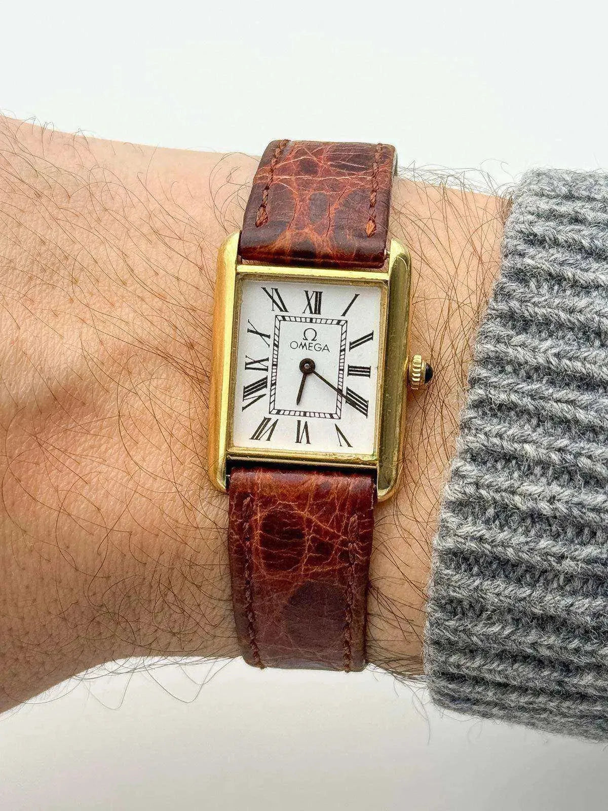 Omega - Tank Or 18k Cadran Blanc - 1978 - Atelier Victor Paris - Vintage Watch Shop Dubai
