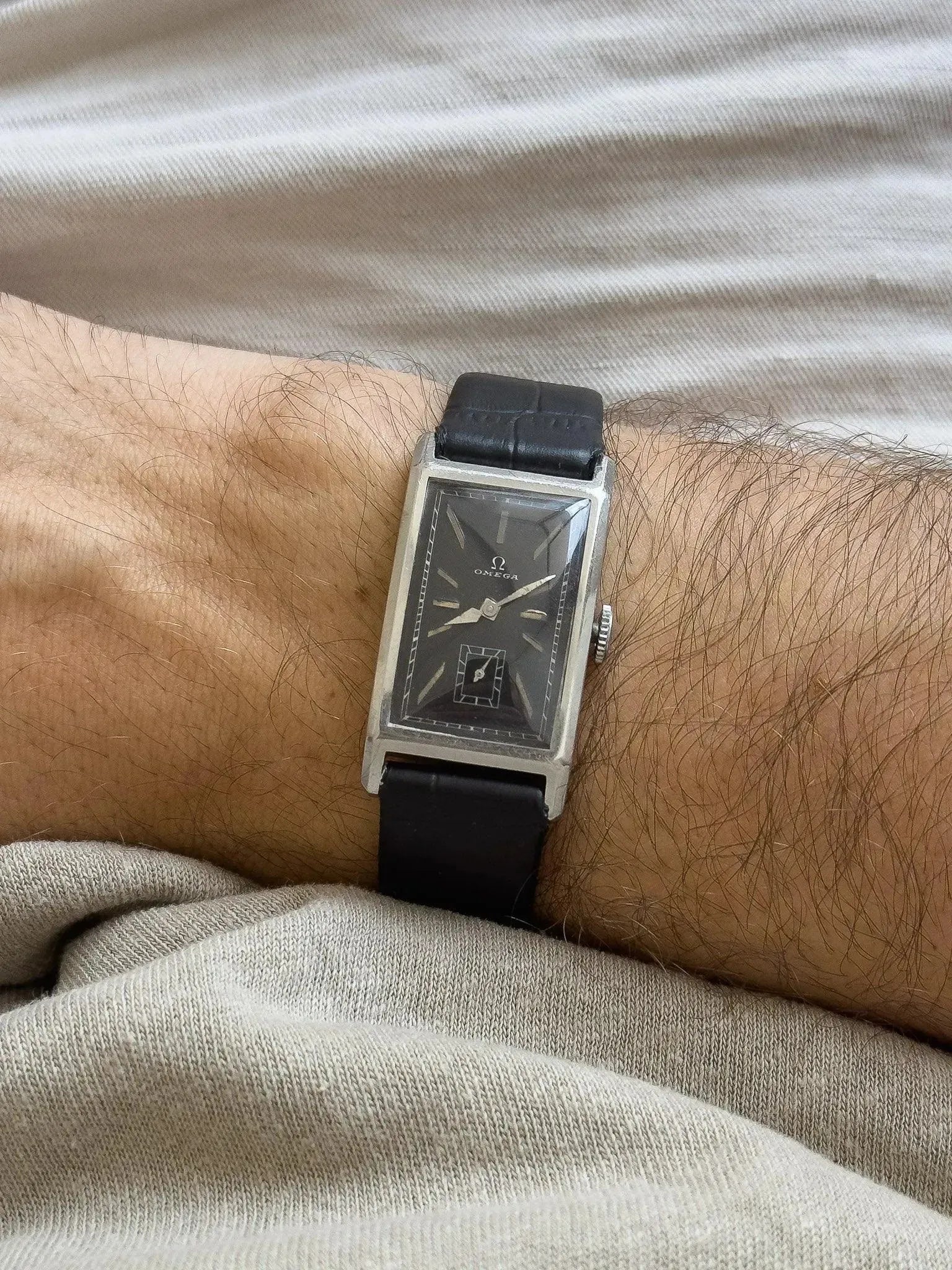 Omega - Tank T17 Curvée Large noir - 1930 - Atelier Victor