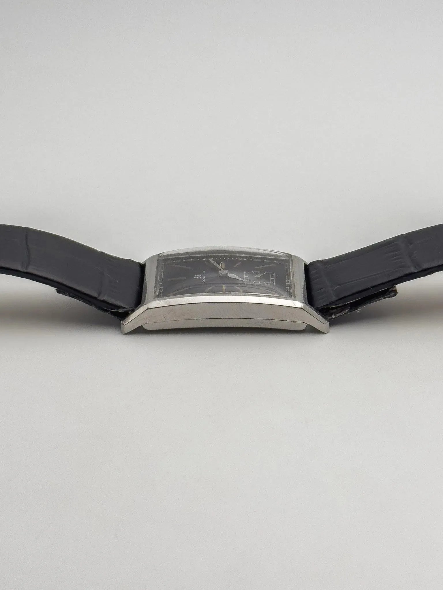 Omega - Tank T17 Large noir - 1930 - Atelier Victor Paris - Vintage Watch Shop Dubai