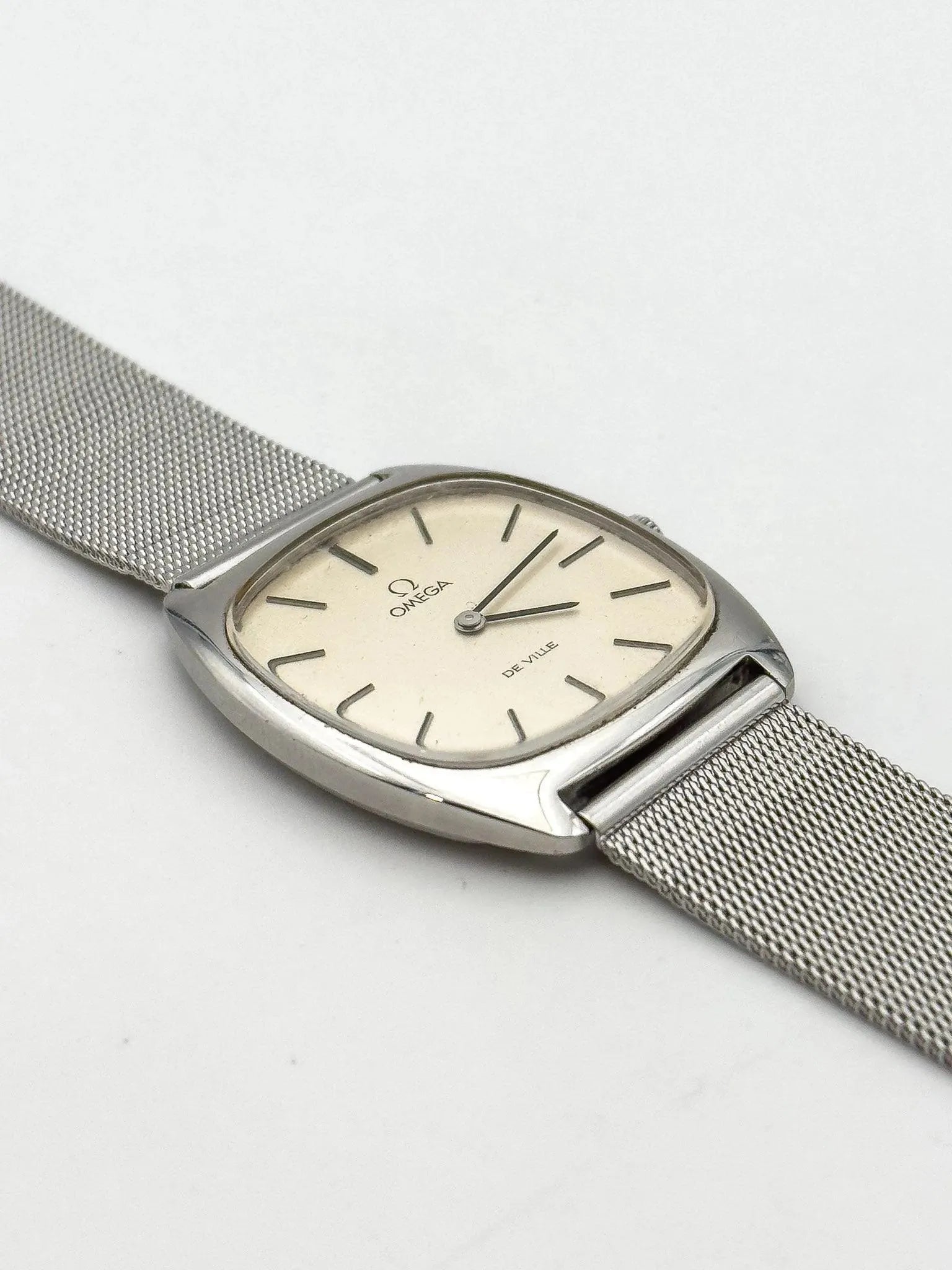 Omega - Tonneau Steel - 1977 - Atelier Victor Paris - Vintage Watch Shop Dubai