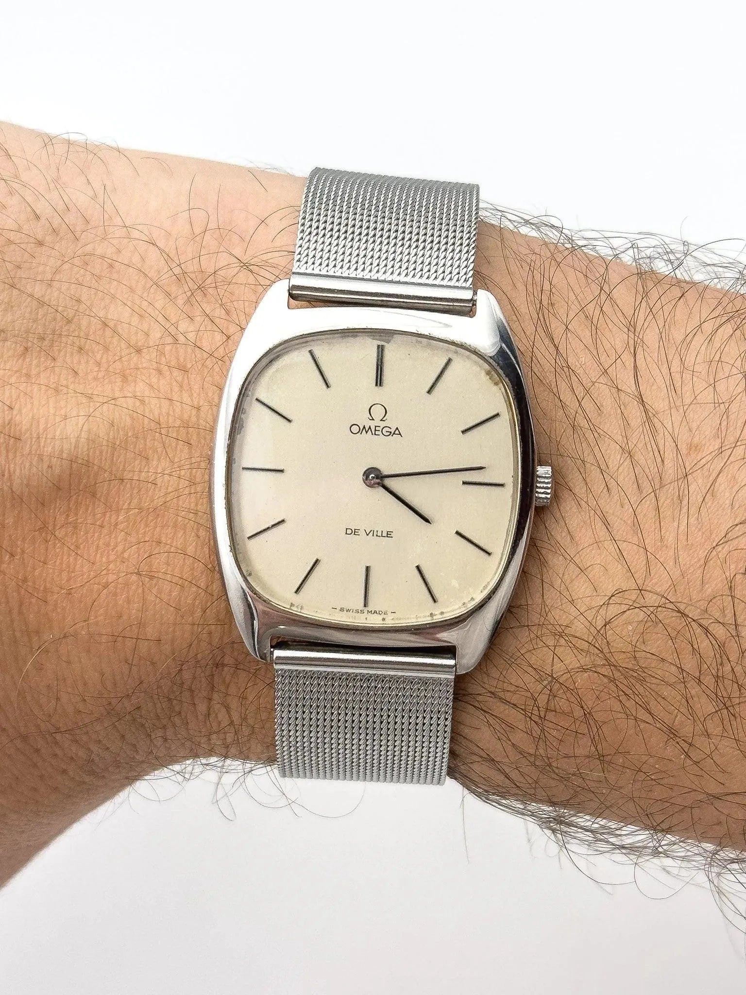 Omega - Tonneau Steel - 1977 - Atelier Victor Paris - Vintage Watch Shop Dubai