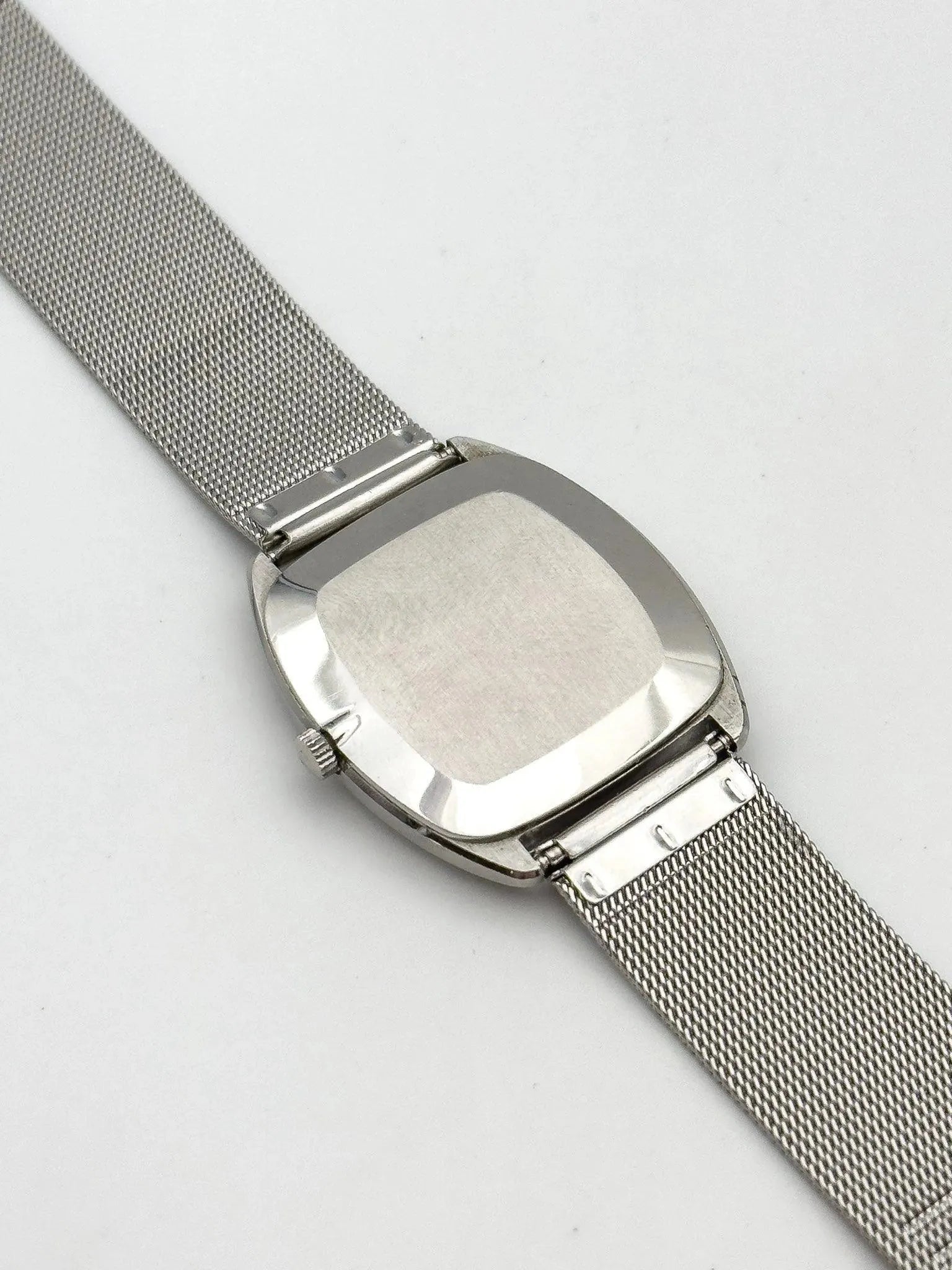 Omega - Tonneau Steel - 1977 - Atelier Victor Paris - Vintage Watch Shop Dubai