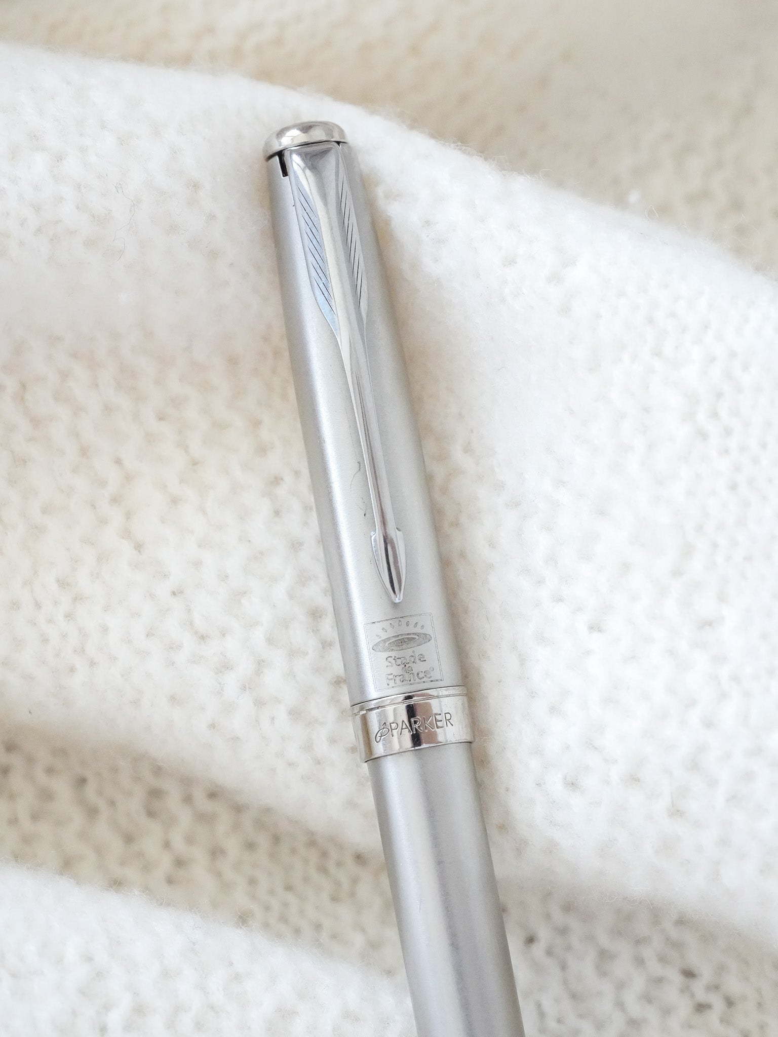 Parker - Stylo bille tournant Stade de France Acier - 1990s - Atelier Victor - Vintage Watch Shop