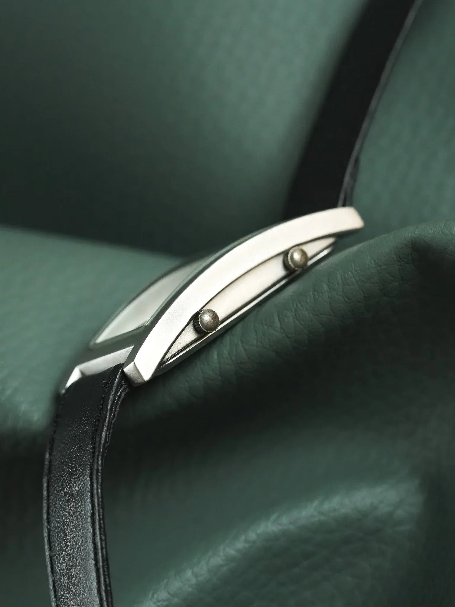 Patrick Arnaud - Tank Allongée GMT 2 mouvements - 2000s - Atelier Victor