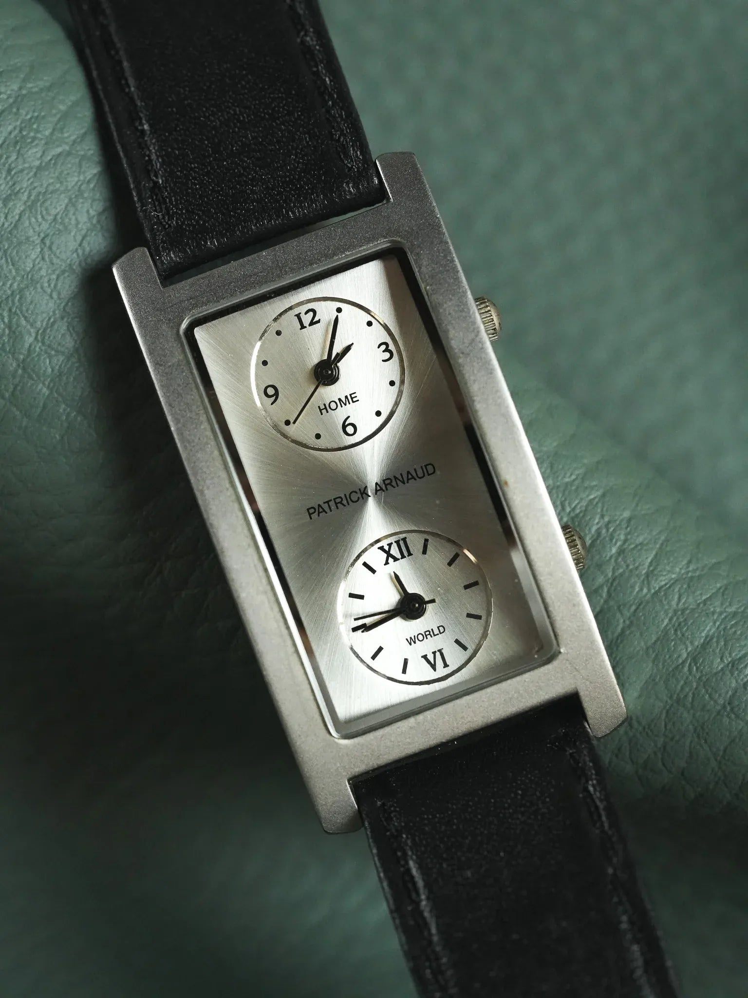 Patrick Arnaud - Tank Allongée GMT 2 mouvements - 2000s - Atelier Victor - Vintage  Shop