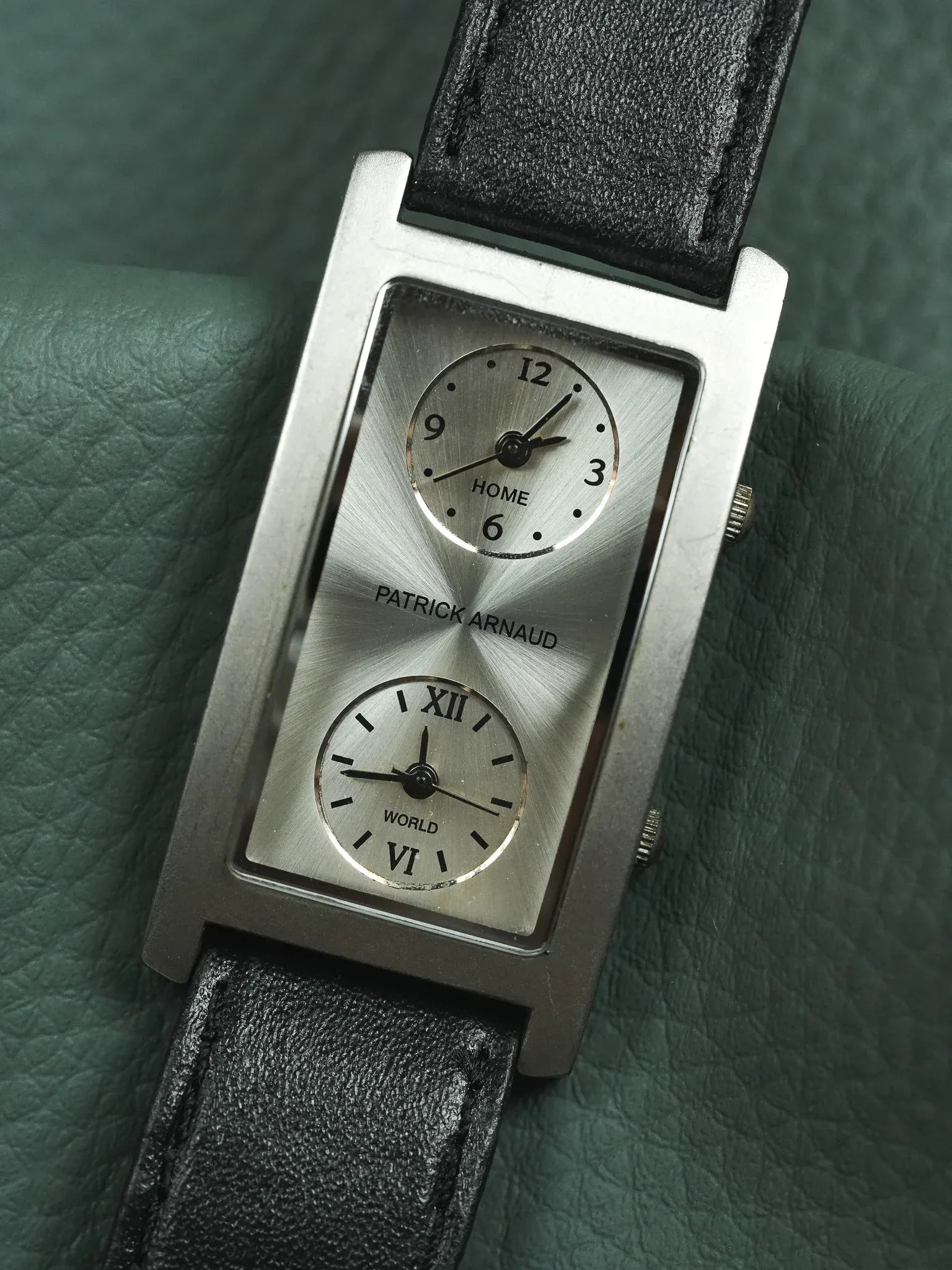 Patrick Arnaud - Tank Allongée GMT 2 mouvements - 2000s - Atelier Victor - Vintage  Shop