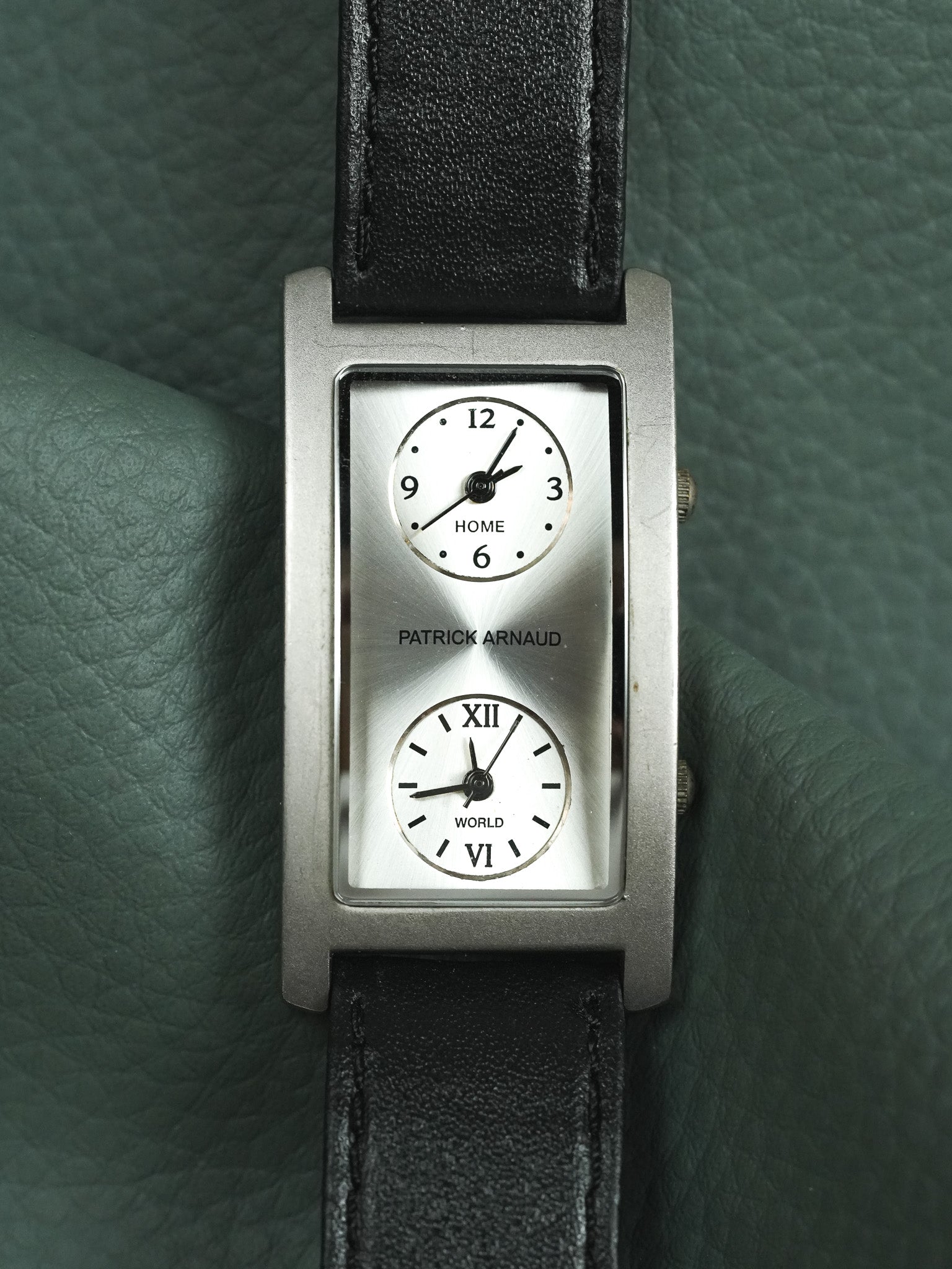 Patrick Arnaud - Tank Allongée GMT 2 mouvements - 2000s - Atelier Victor - Vintage  Shop