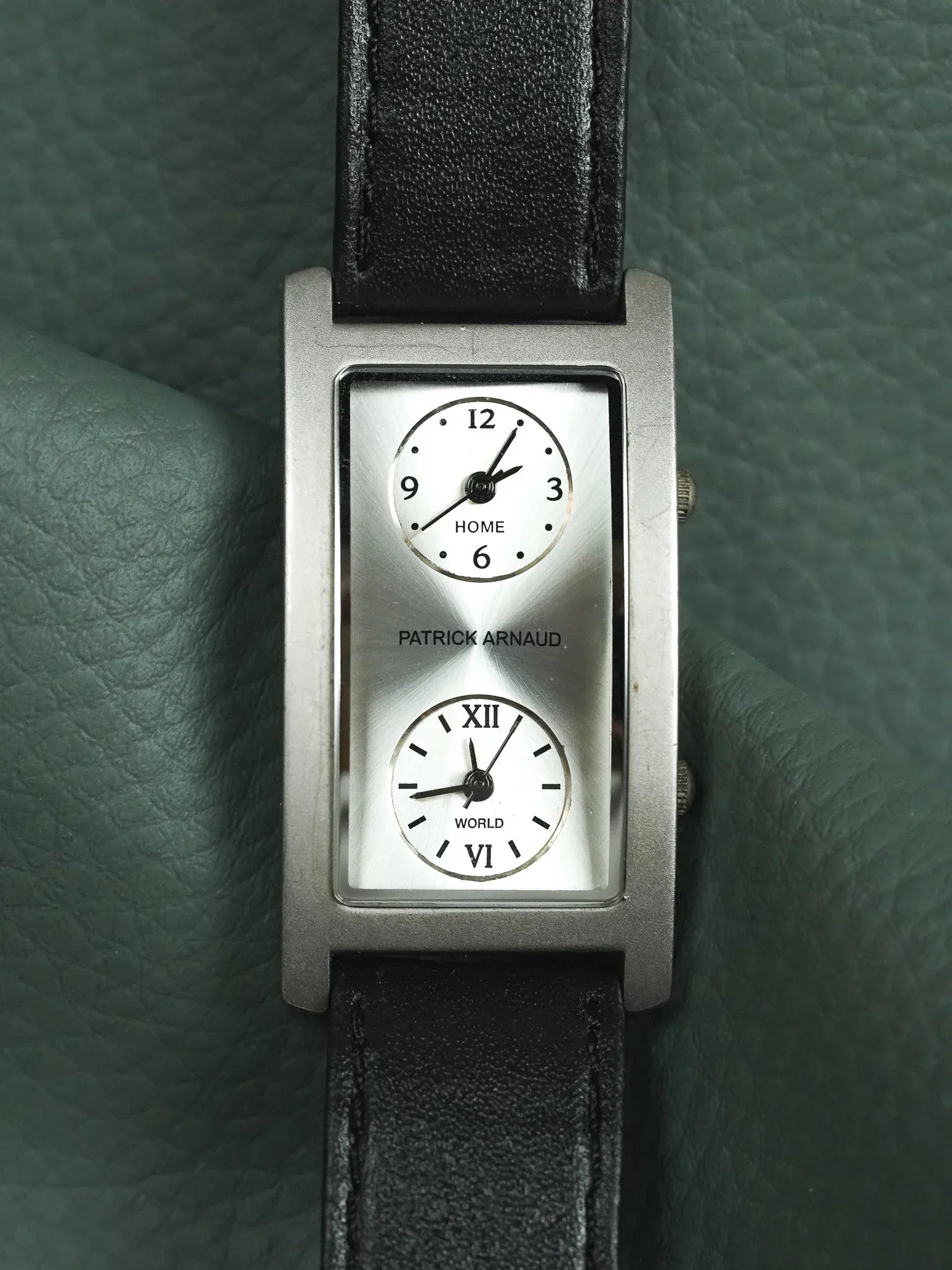 Patrick Arnaud - Tank Allongée GMT 2 mouvements - 2000s - Atelier Victor - Vintage  Shop