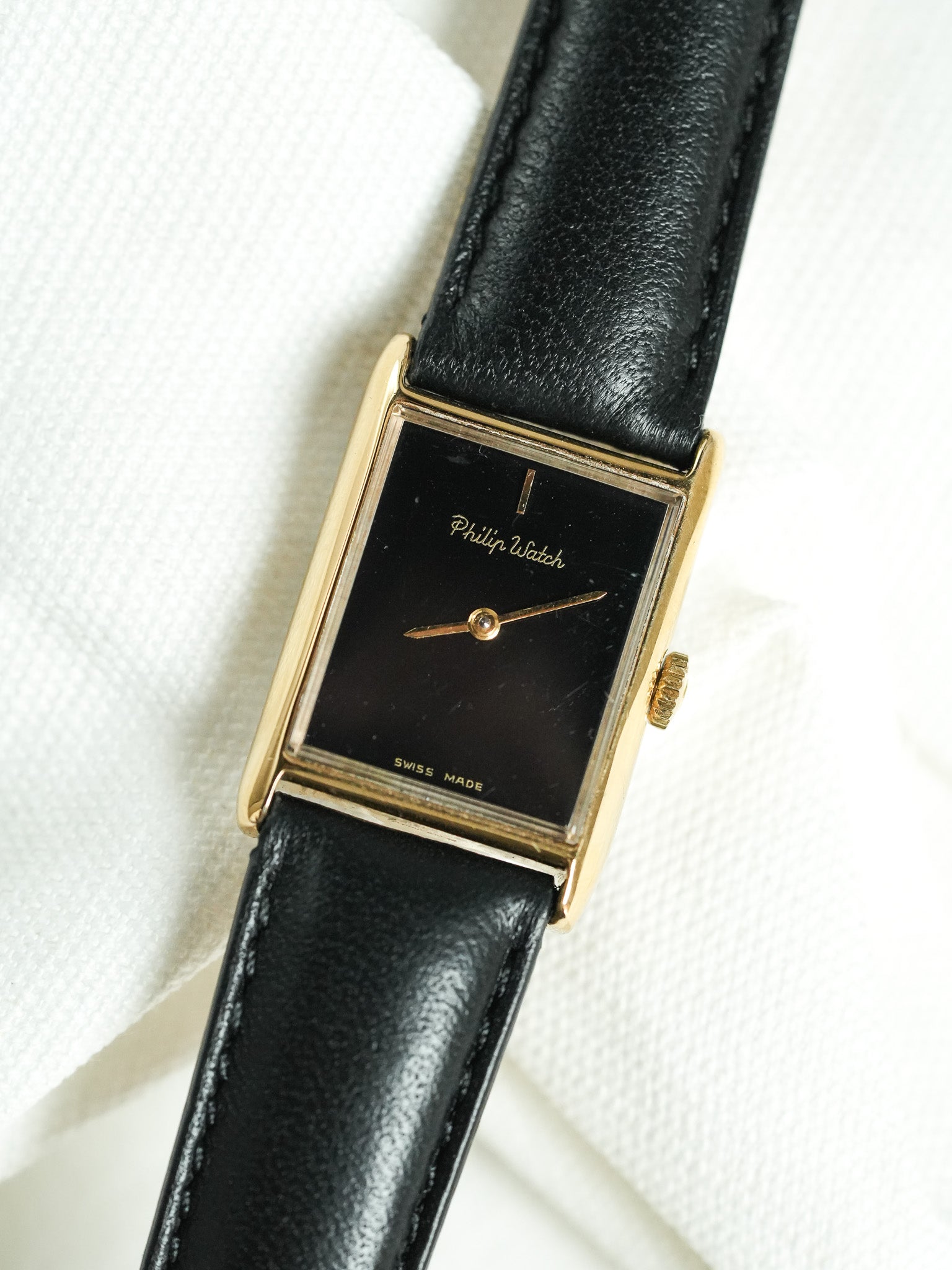 Philips Watch - Mini Tank Or Cadran noir - 1980s - Atelier Victor - Vintage  Shop