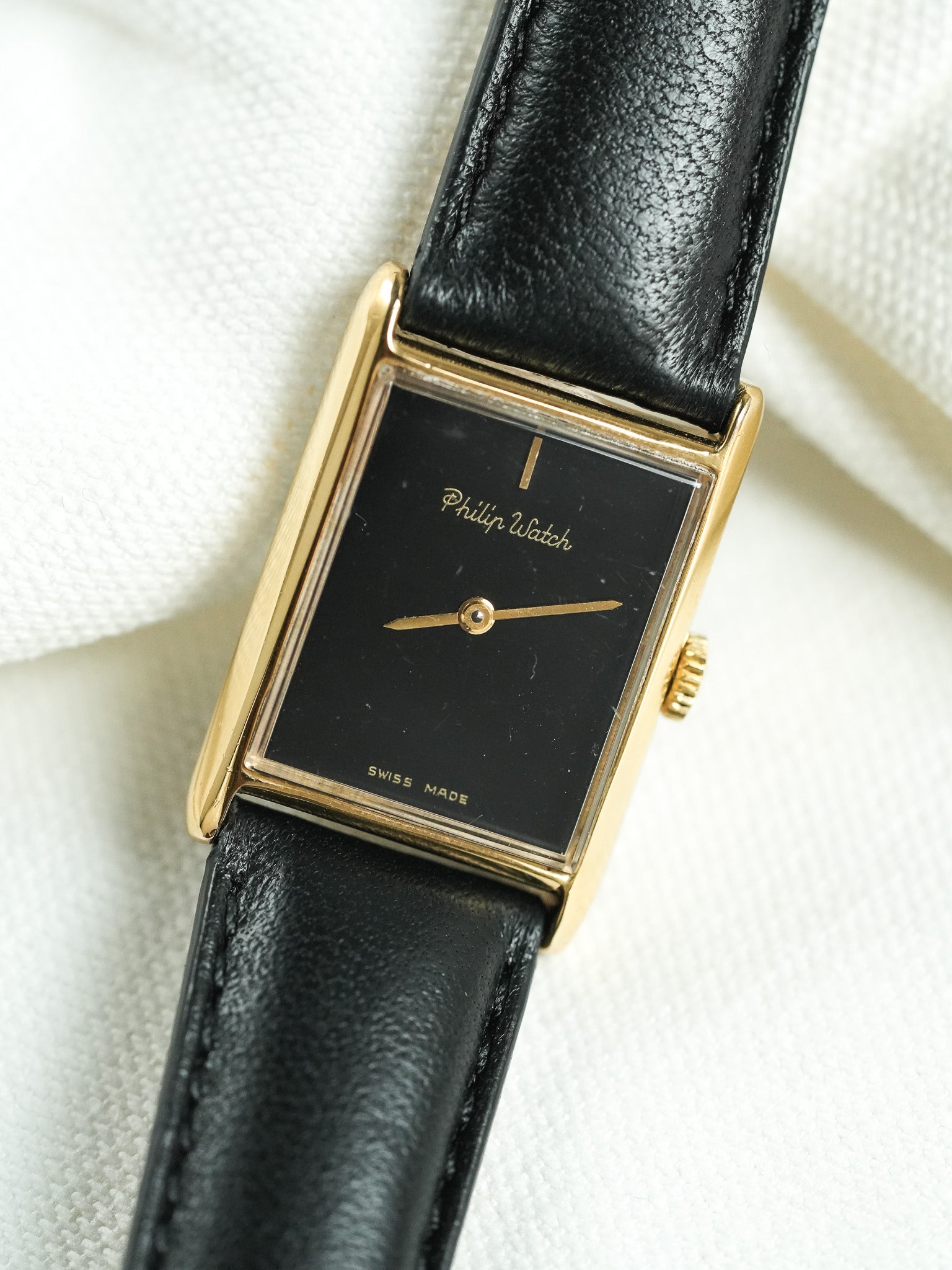 Philips Watch - Mini Tank Or Cadran noir - 1980s - Atelier Victor - Vintage  Shop