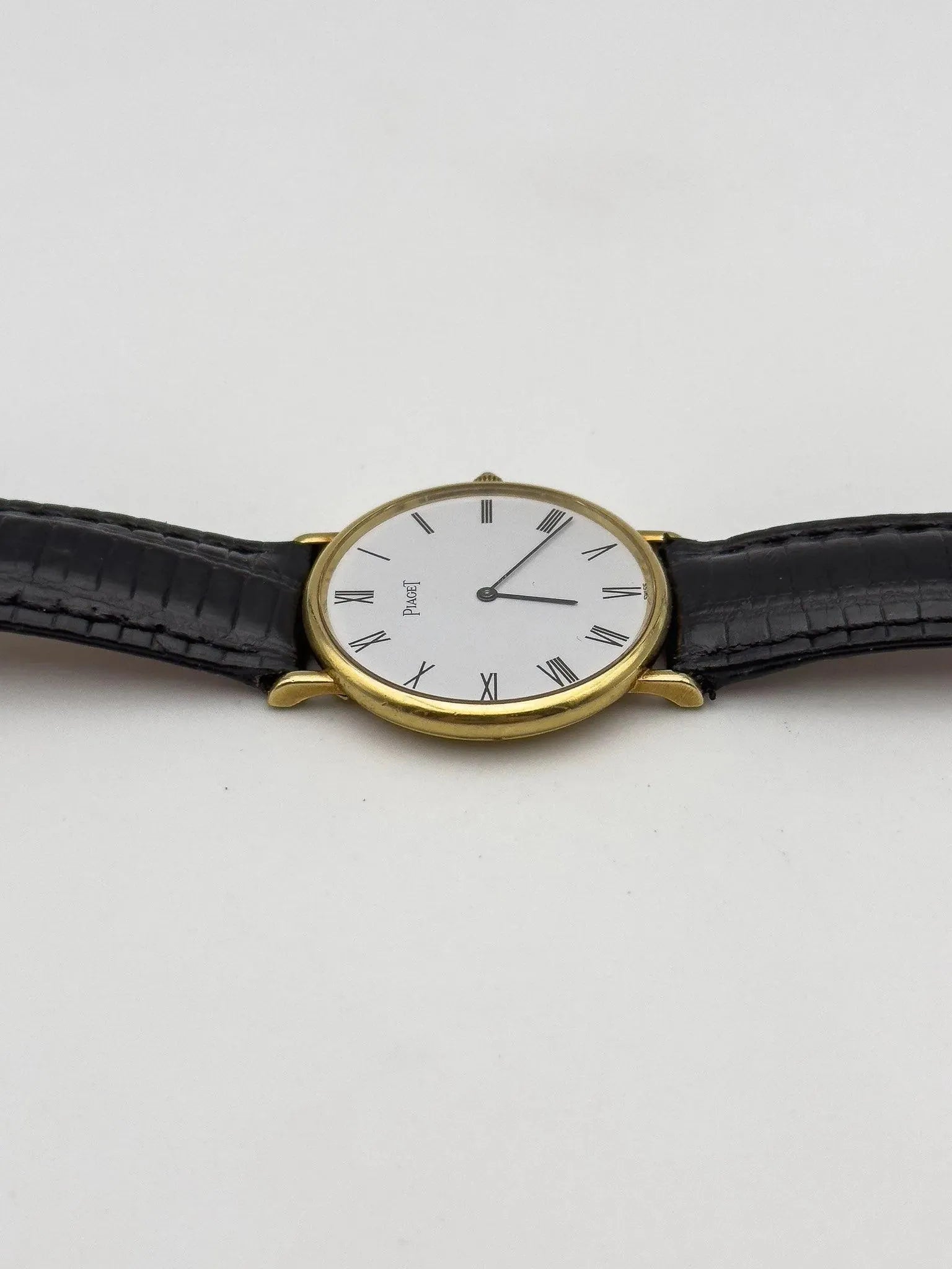 Piaget - 9025 18K Gold - 1970's - Atelier Victor - Vintage  Shop