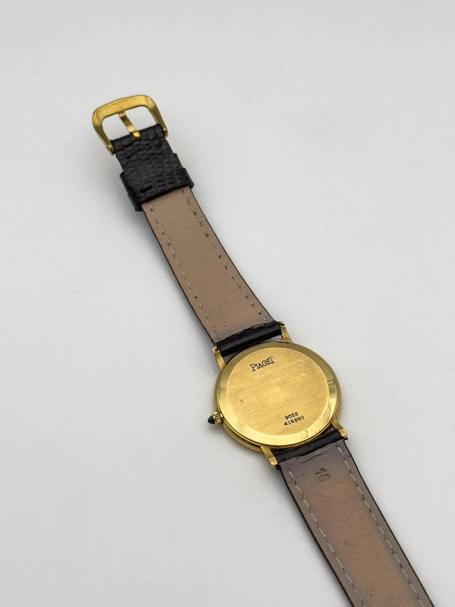 Piaget - 9025 18K Gold - 1970's - Atelier Victor - Vintage  Shop