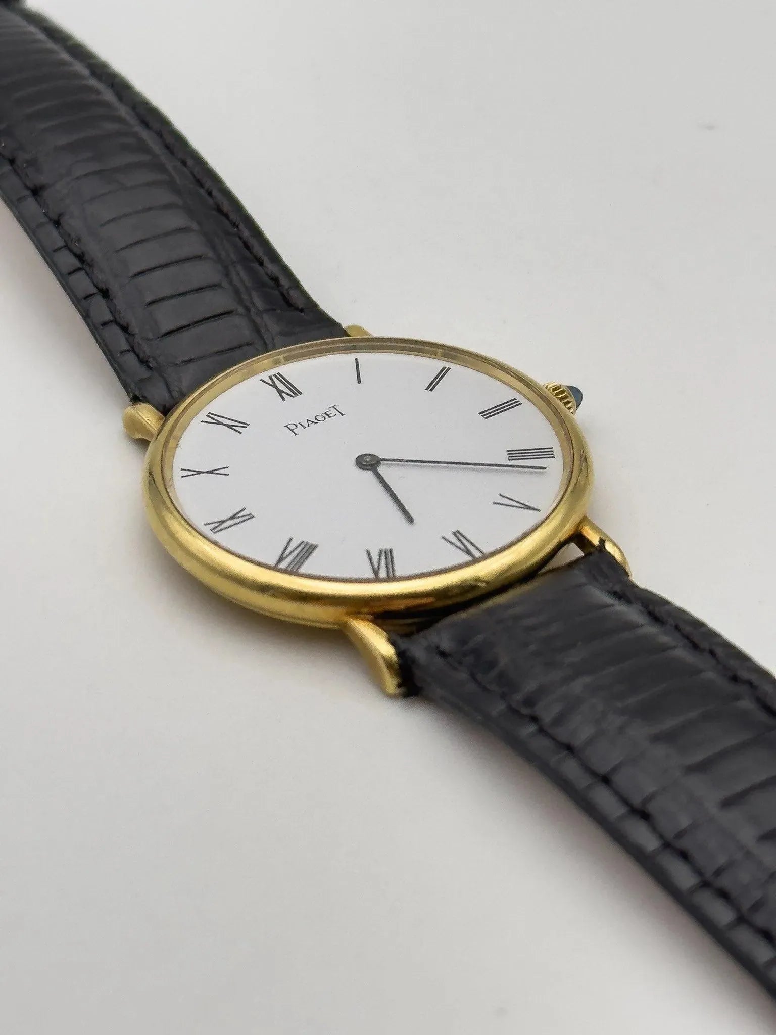 Piaget - 9025 18K Gold - 1970's - Atelier Victor - Vintage  Shop
