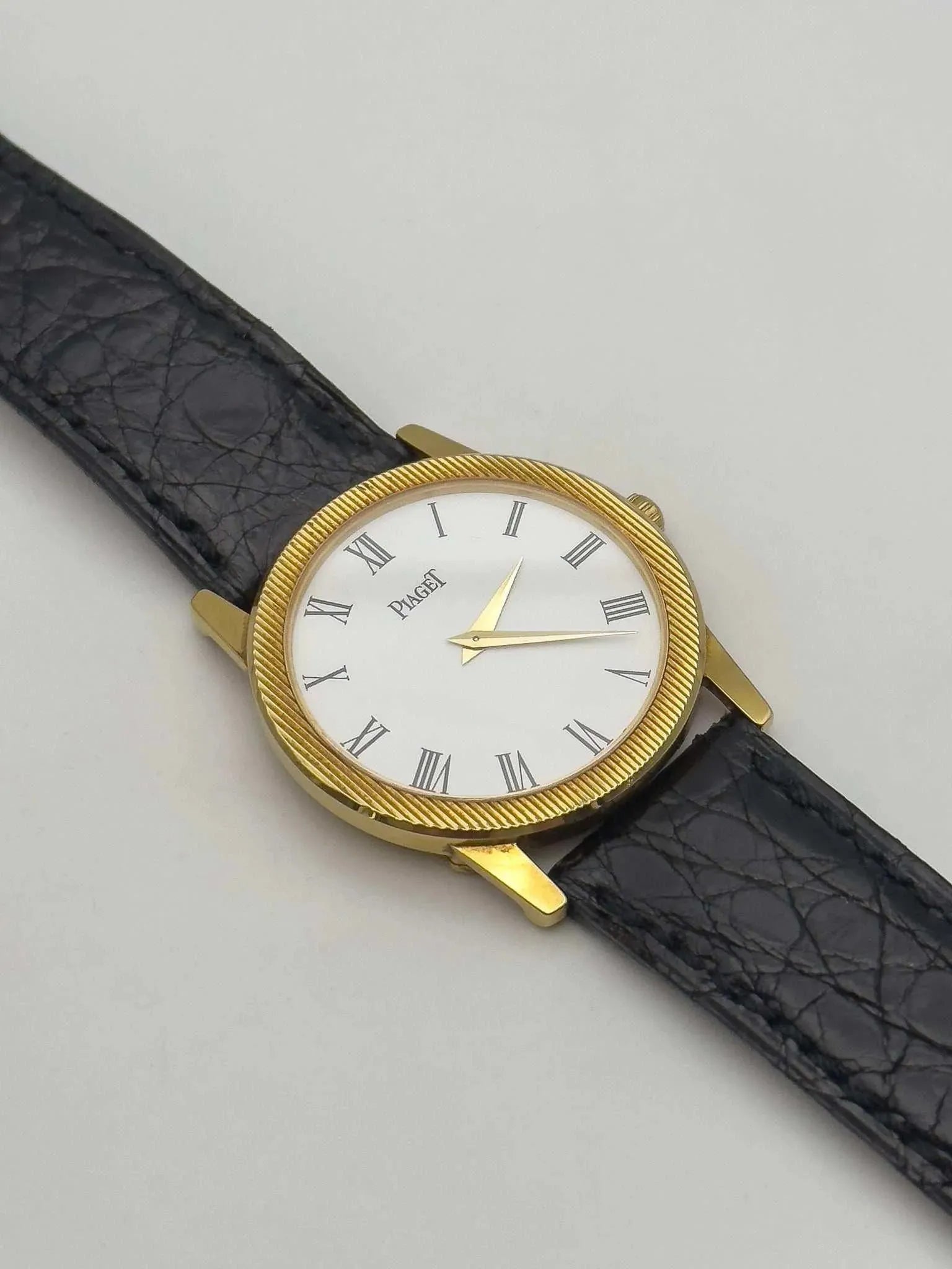 Piaget - 9894 Gold 18k - Paper - 1992 - Atelier Victor Paris - Vintage Watch Shop Dubai