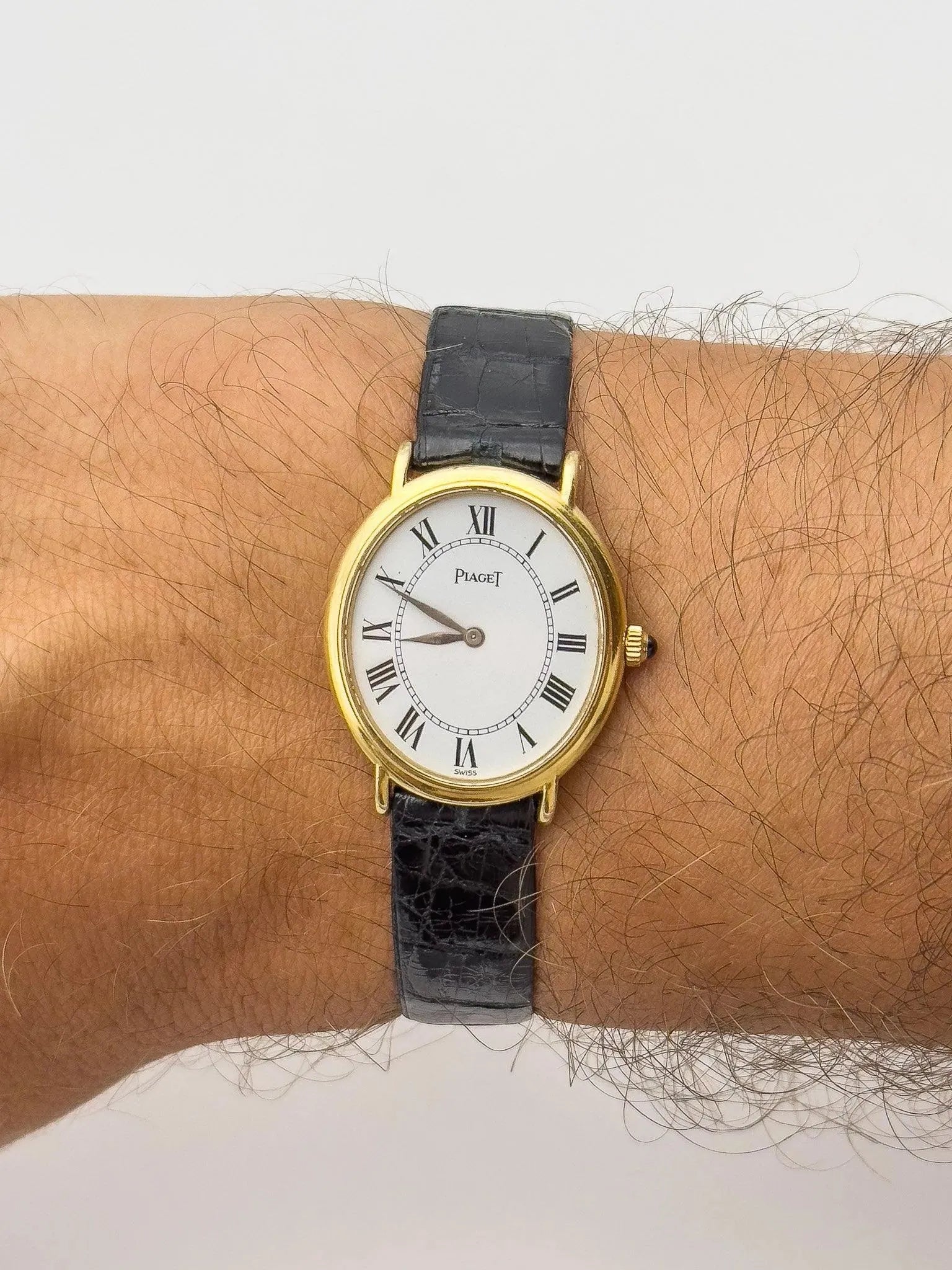 Piaget - Small Ellipse 18k Gold - 1980s - Atelier Victor Paris - Vintage Watch Shop Dubai