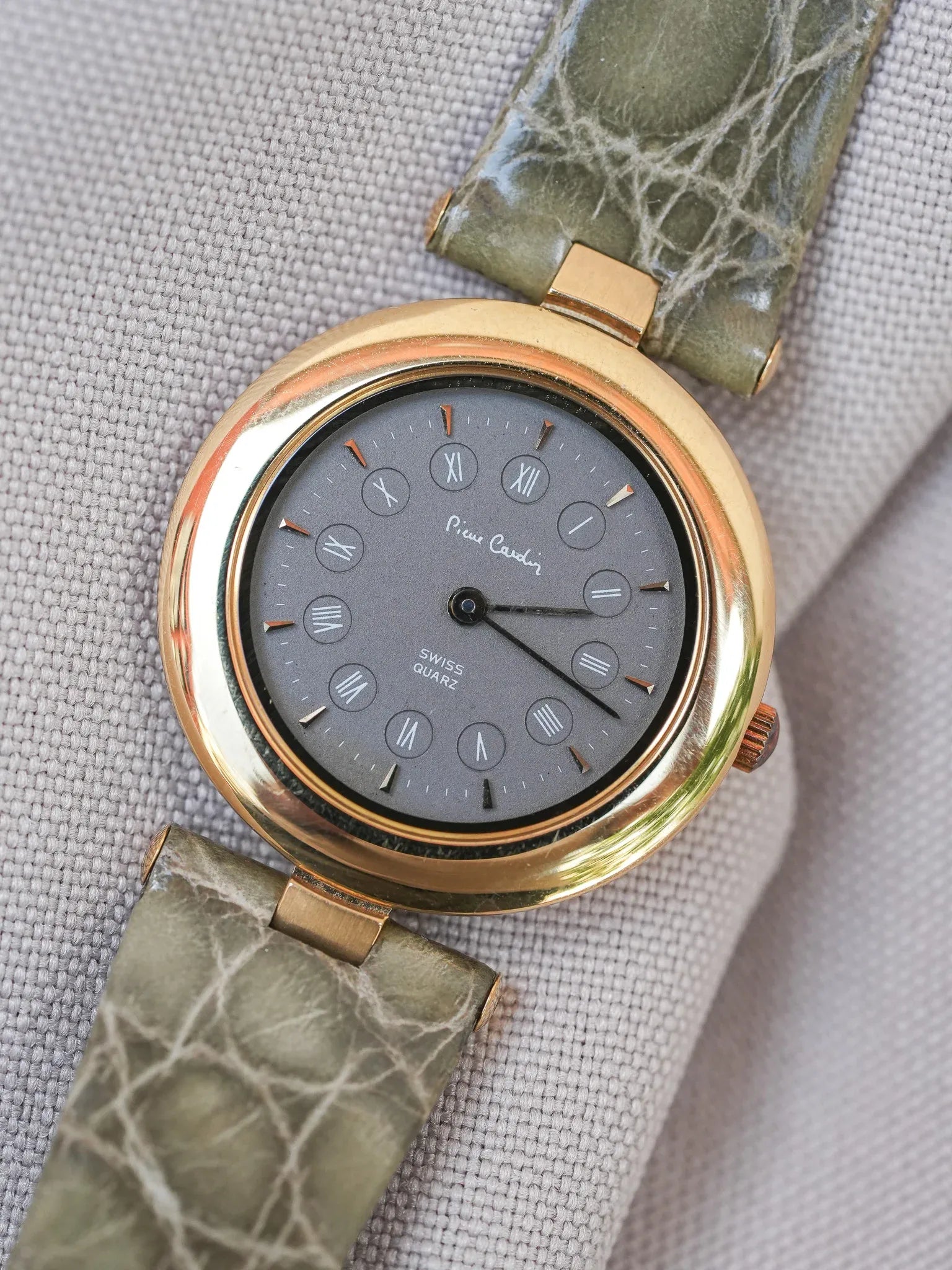 PIerre Cardin - Circle Plaqué or double index anthracite - NOS - 1980s - Atelier Victor