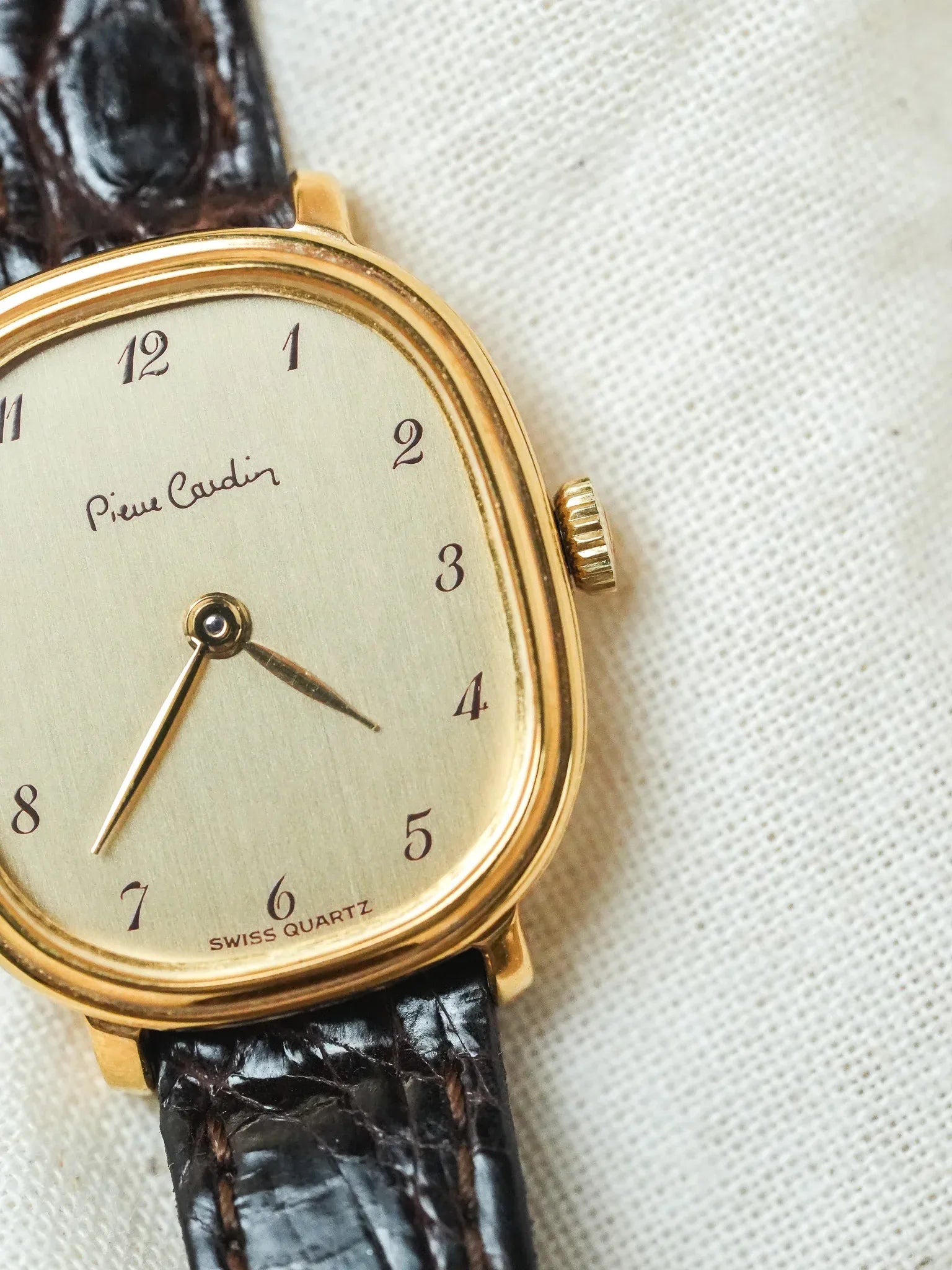 PIerre Cardin - Ellipse Femme Plaqué or Cadran or - NOS - 1980s - Atelier Victor