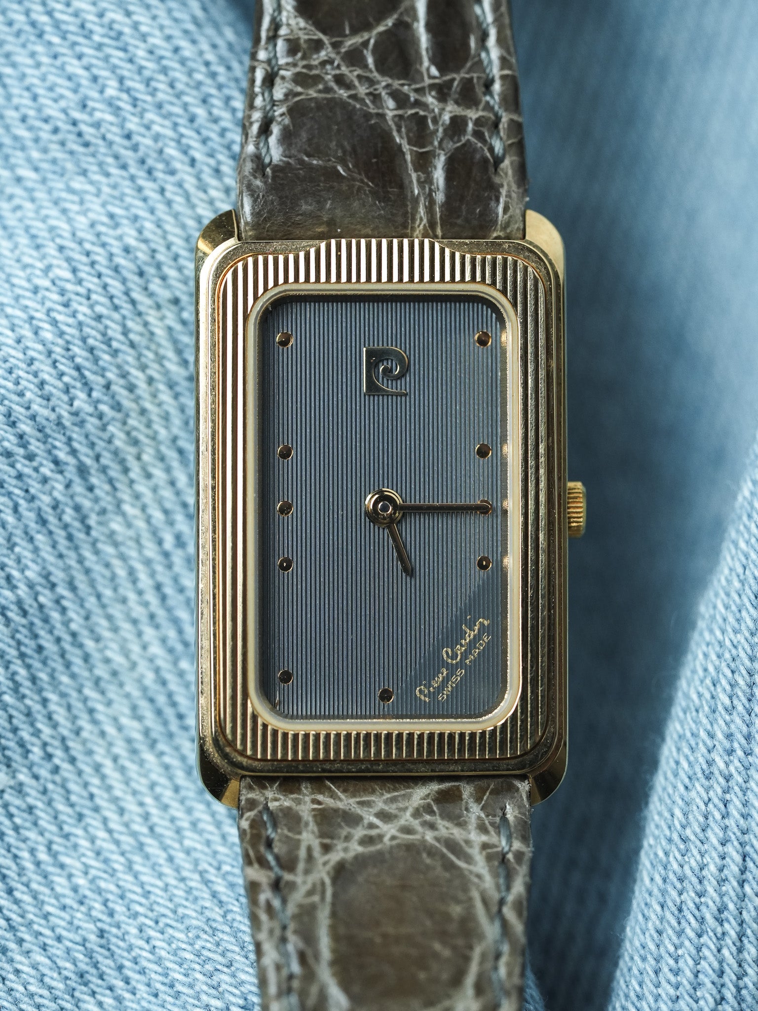 PIerre Cardin - Tank Allongée Or Cadran gris - NOS - 1980s - Atelier Victor - Vintage Watch Shop