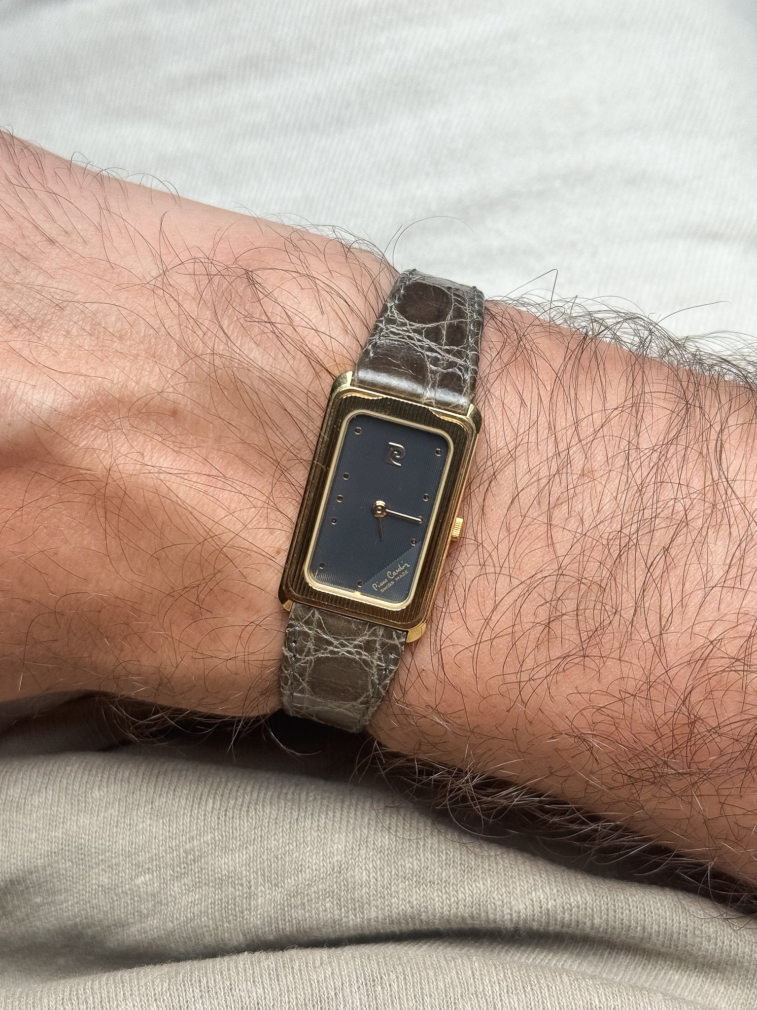 PIerre Cardin - Tank Allongée Or Cadran gris - NOS - 1980s - Atelier Victor - Vintage Watch Shop
