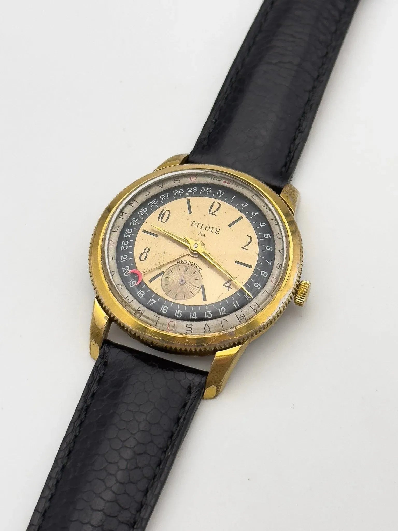 Pilote SA - Pointer Day Date - 1960s - Atelier Victor - Vintage  Shop