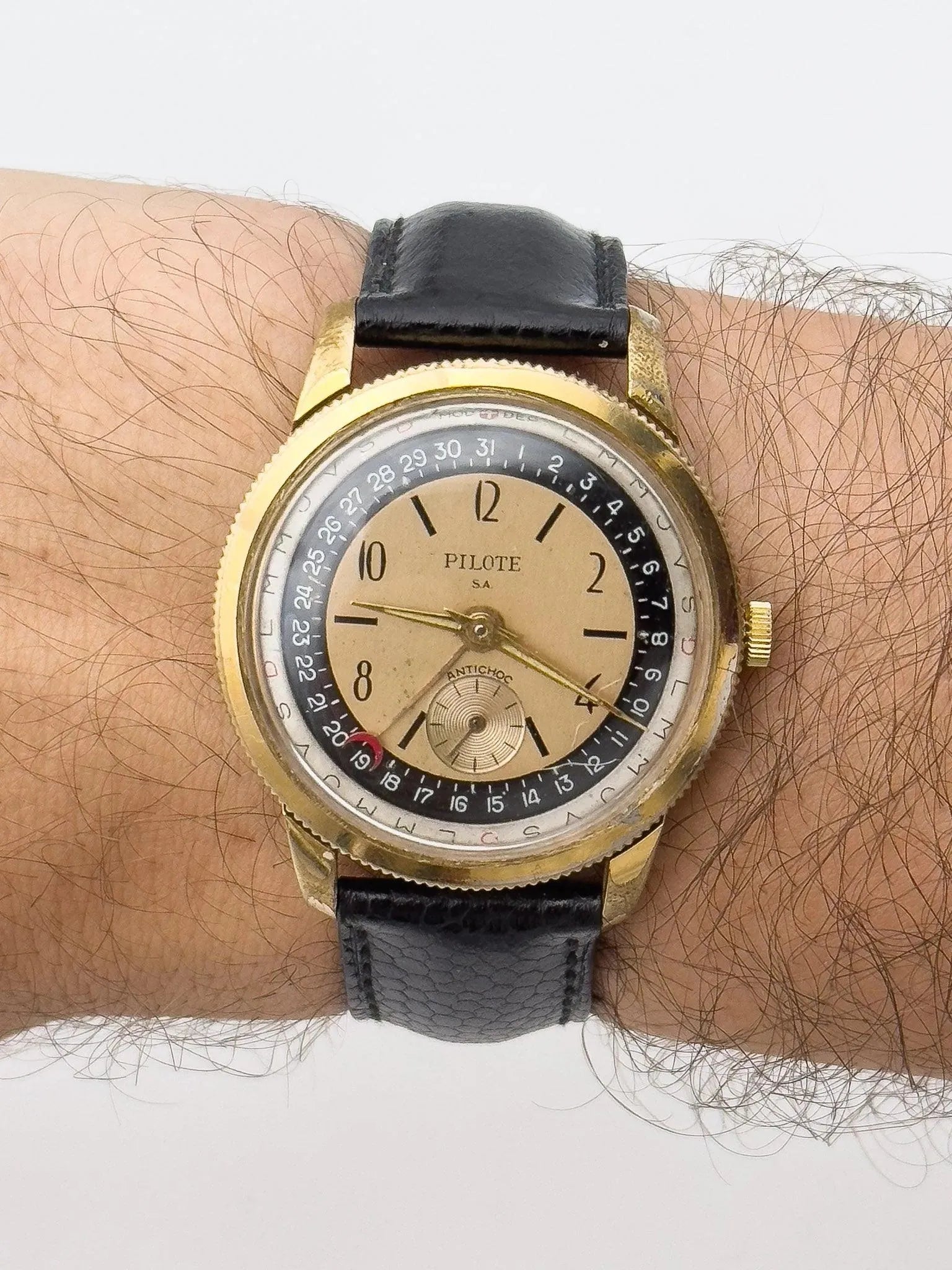Pilote SA - Pointer Day Date - 1960s - Atelier Victor - Vintage  Shop
