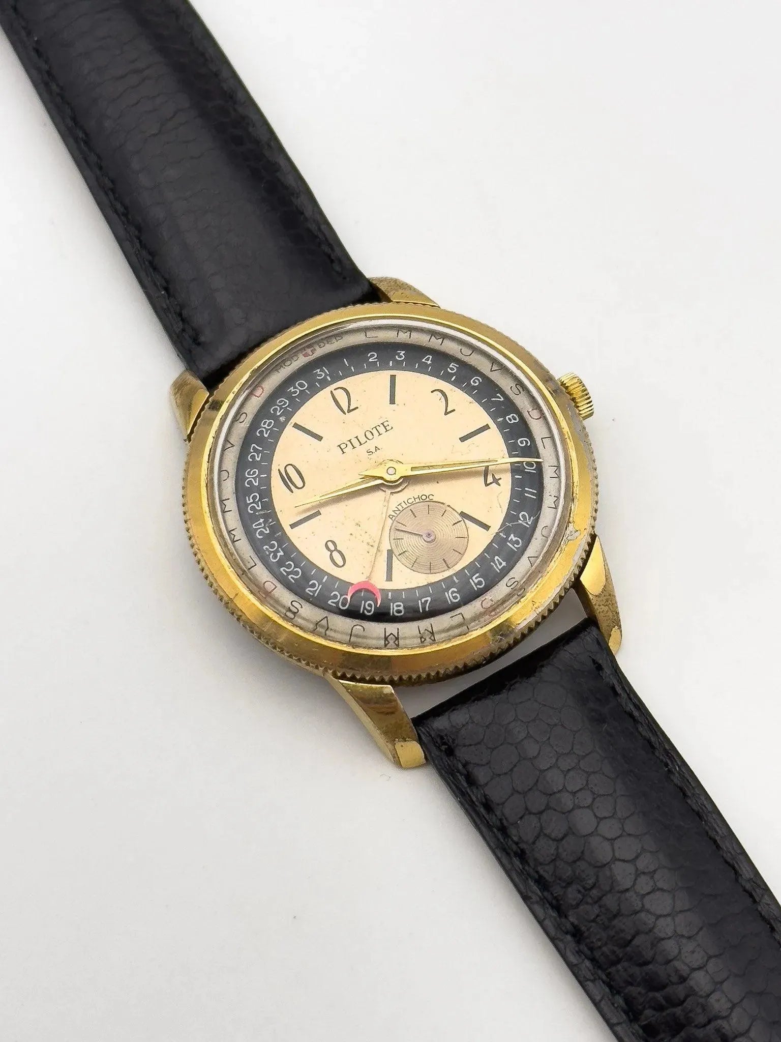 Pilote SA - Pointer Day Date - 1960s - Atelier Victor - Vintage  Shop