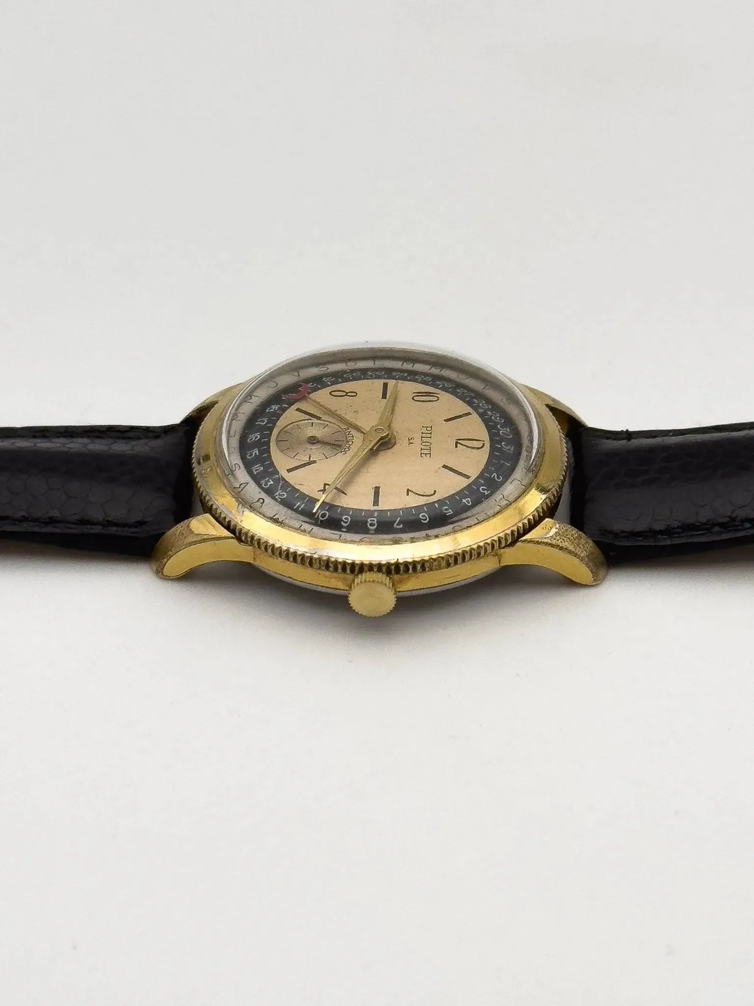 Pilote SA - Pointer Day Date - 1960s - Atelier Victor - Vintage  Shop