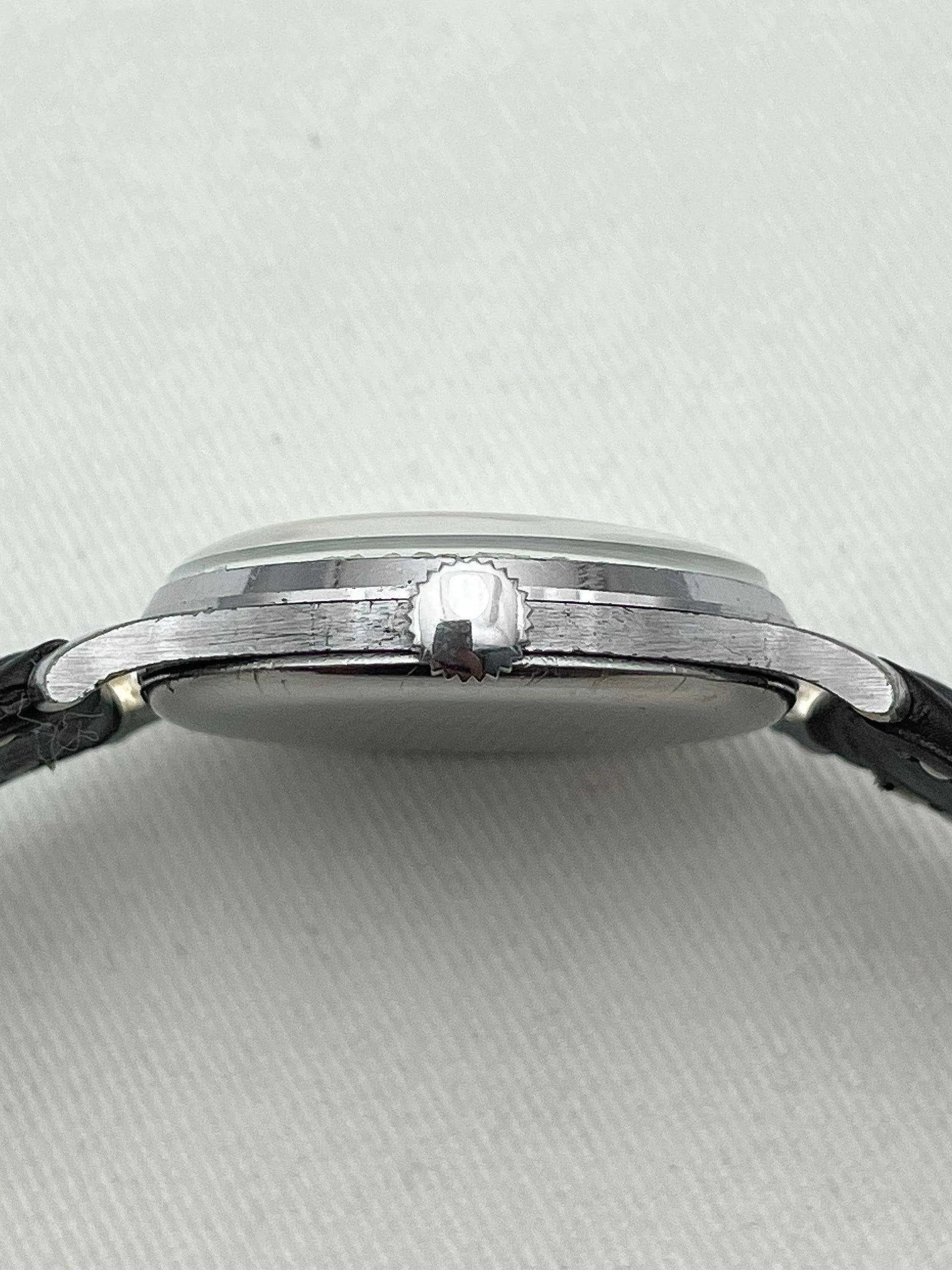 Pobeda - Gold Petite Seconde - 1955 - Atelier Victor Paris - Vintage Watch Shop Dubai