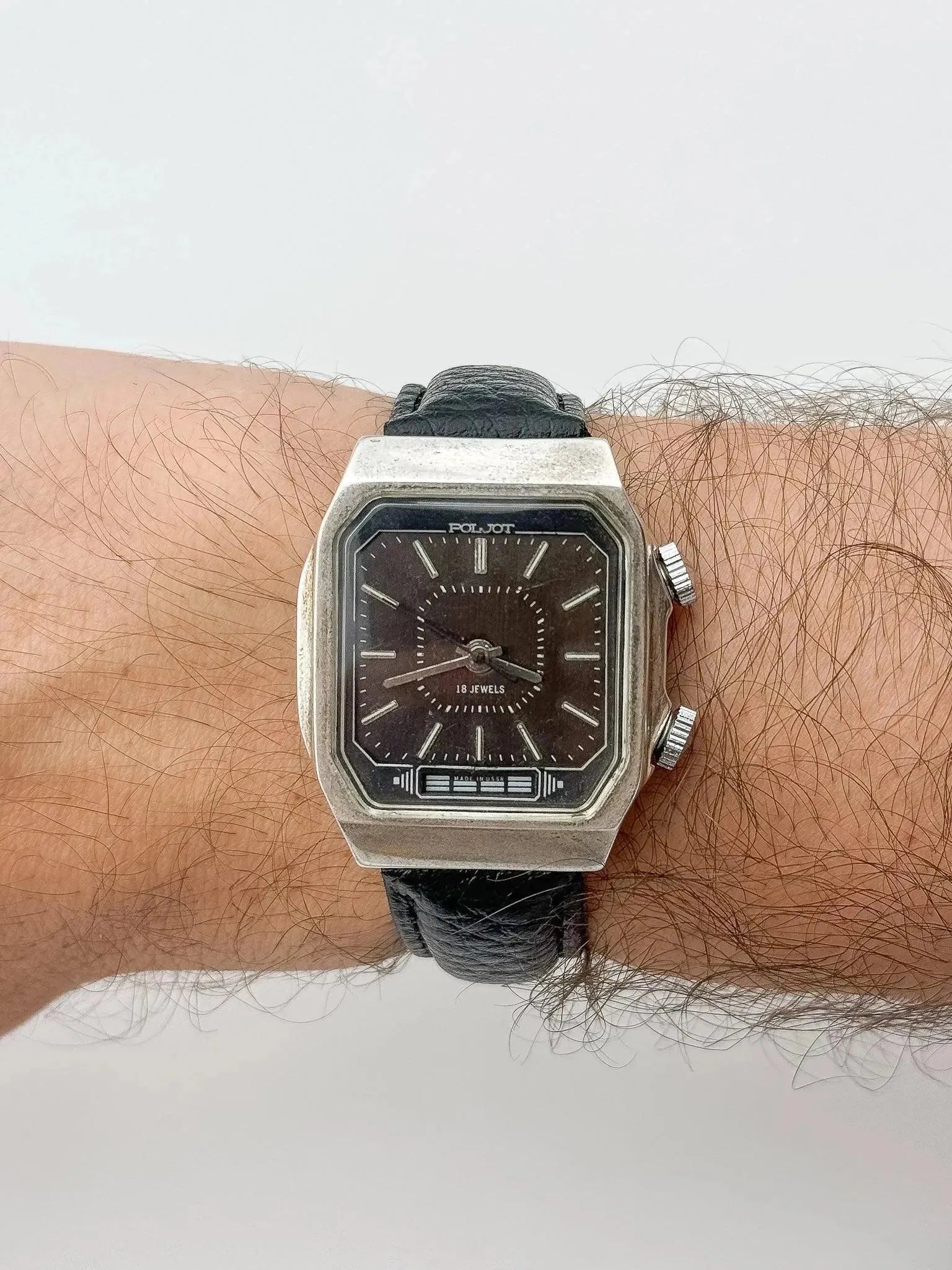 Poljot - Alarm - 1970s - Atelier Victor Paris - Vintage Watch Shop Dubai