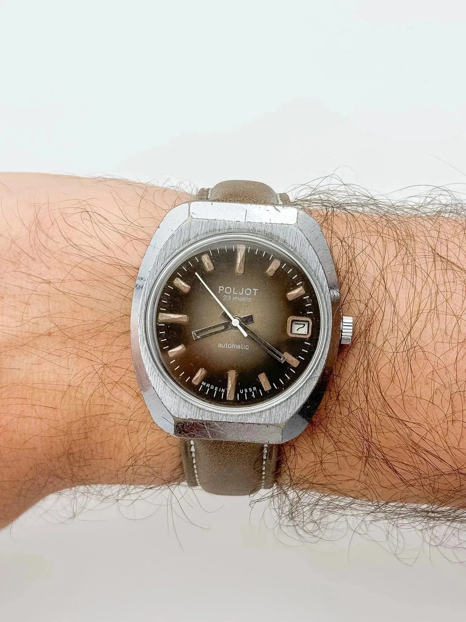 Poljot - Moka - 1970s - Atelier Victor Paris - Vintage Watch Shop Dubai