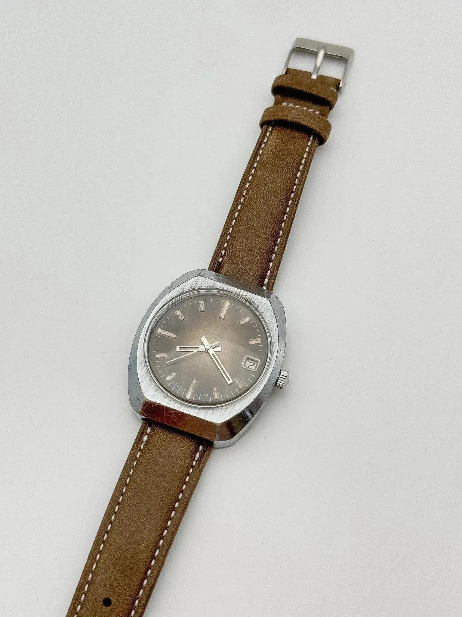 Poljot - Moka - 1970s - Atelier Victor Paris - Vintage Watch Shop Dubai