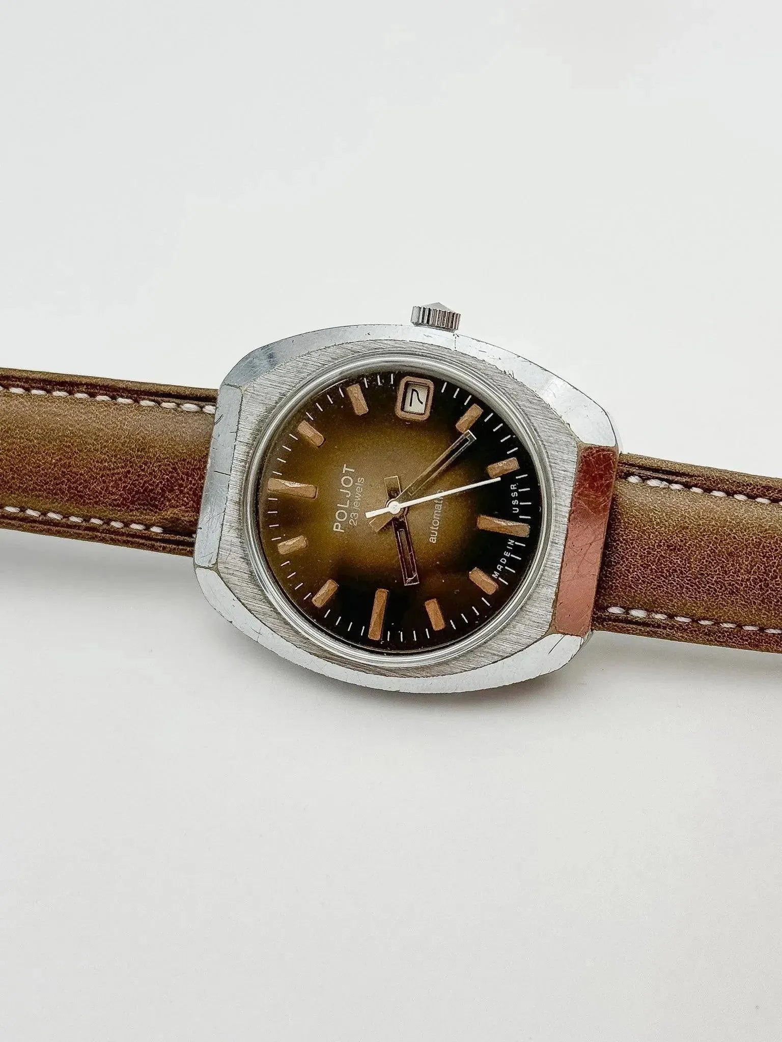Poljot - Moka - 1970s - Atelier Victor Paris - Vintage Watch Shop Dubai