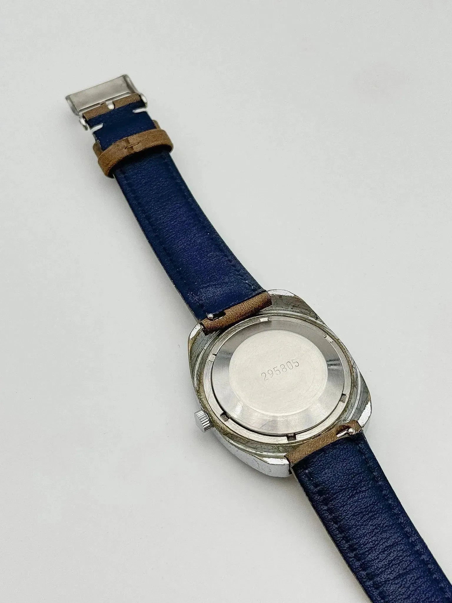 Poljot - Moka - 1970s - Atelier Victor Paris - Vintage Watch Shop Dubai
