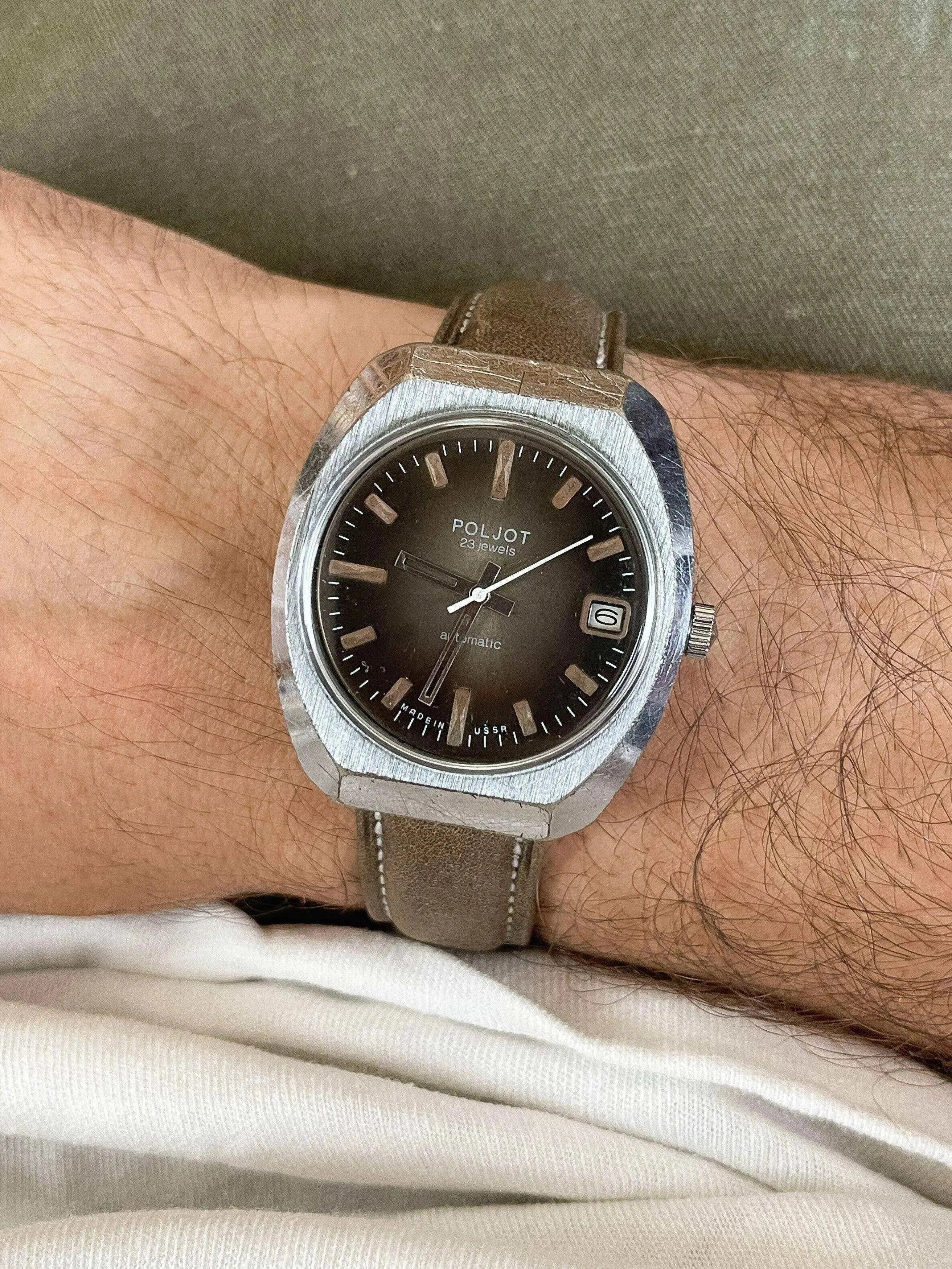 Poljot - Moka - 1970s - Atelier Victor Paris - Vintage Watch Shop Dubai