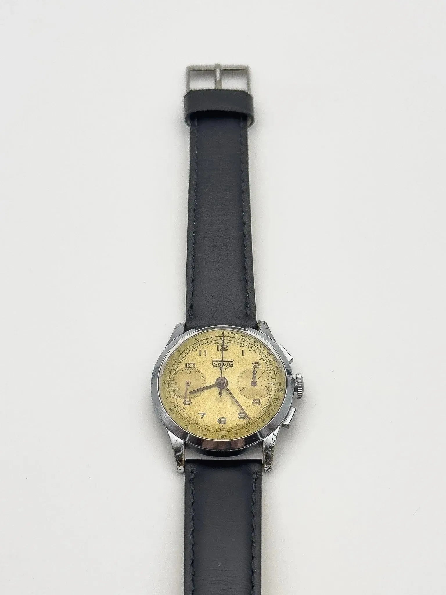 Pontiac - Chronographe Landeron Moutarde - 1950s - Atelier Victor Paris - Vintage Watch Shop Dubai