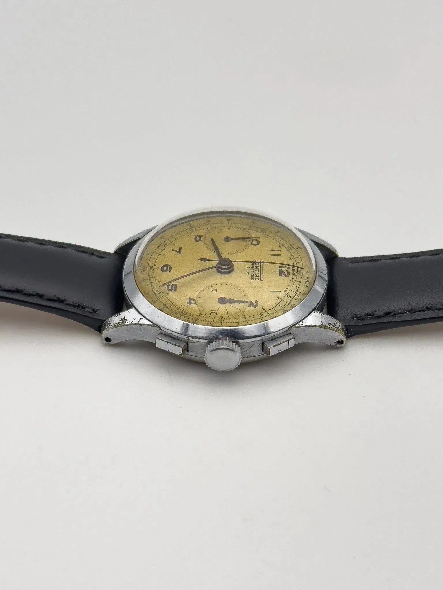 Pontiac - Chronographe Landeron Moutarde - 1950s - Atelier Victor Paris - Vintage Watch Shop Dubai