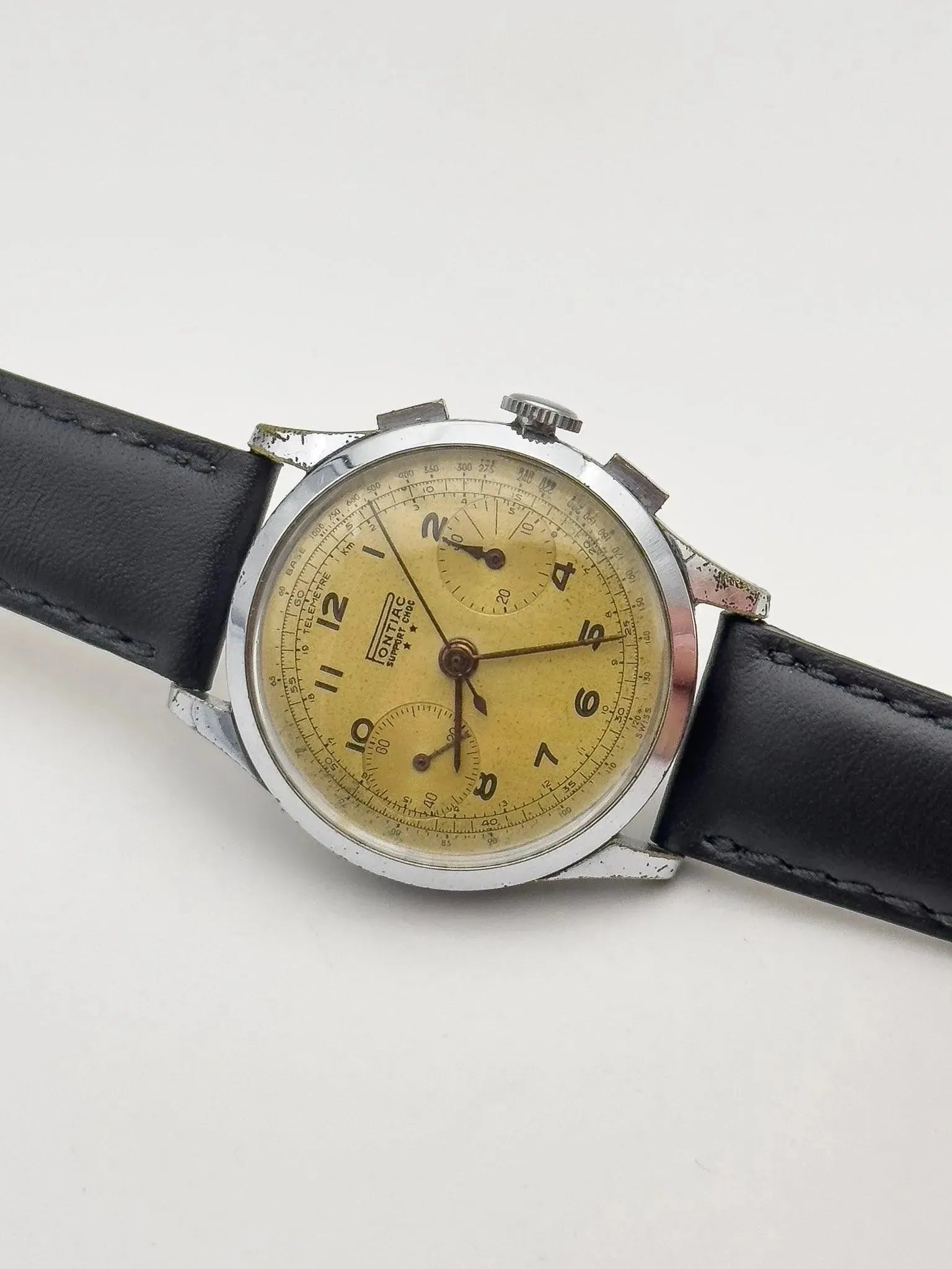 Pontiac - Chronographe Landeron Moutarde - 1950s - Atelier Victor Paris - Vintage Watch Shop Dubai