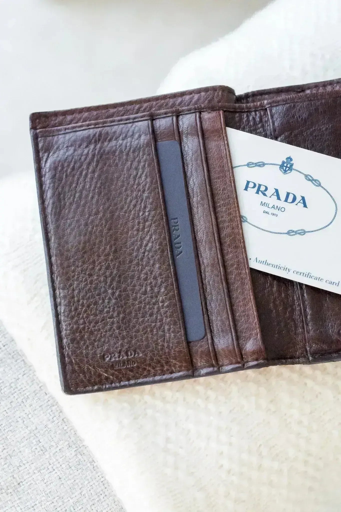 Prada - Portefeuille cuir marron - Atelier Victor
