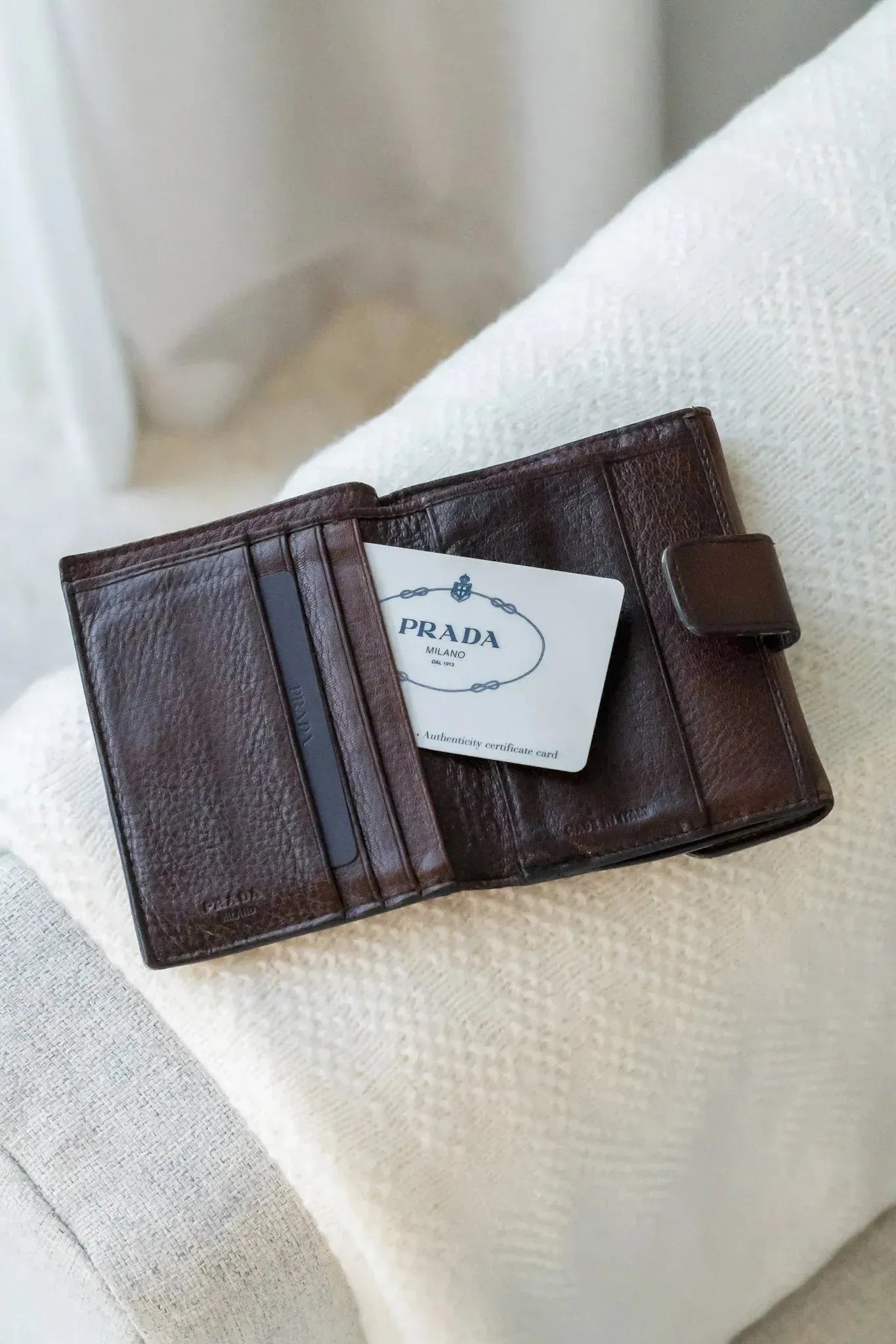 Prada - Portefeuille cuir marron - Atelier Victor