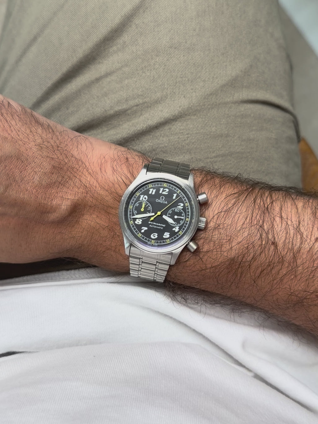 Часы Omega Dynamic Chronograph 5240.50 — чёрный циферблат, сталь
