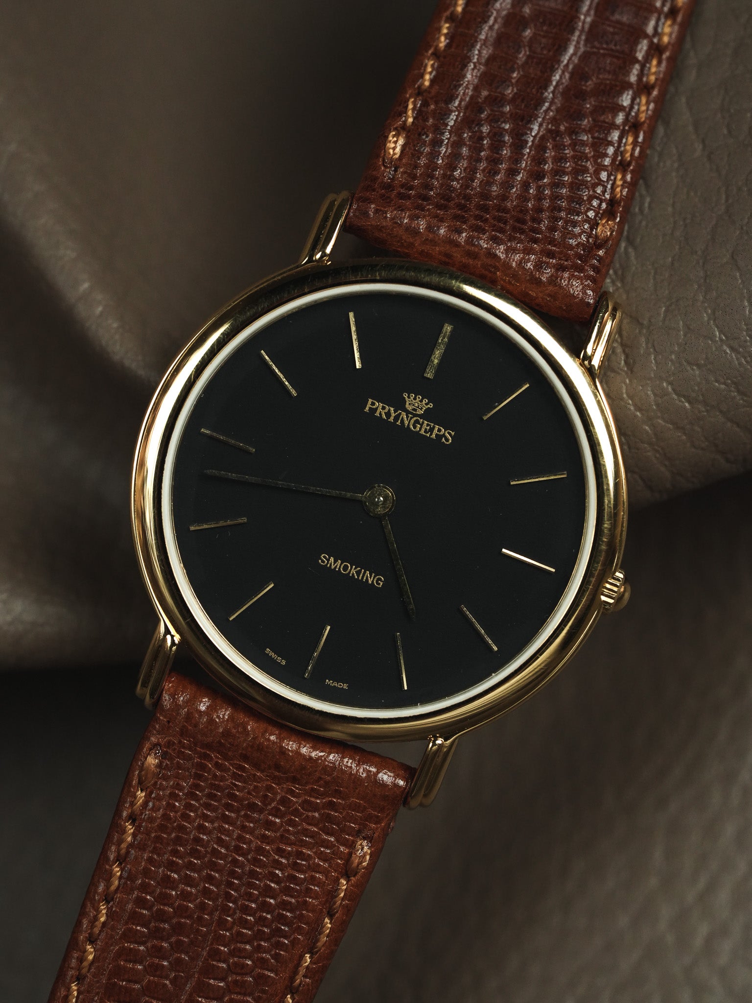 Pryngeps - Smoking montre habillée or cadran noir - NOS - 1990s - Atelier Victor - Vintage  Shop