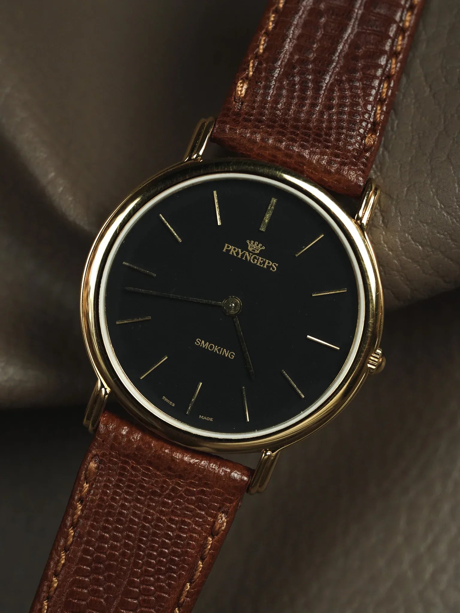 Pryngeps - Smoking montre habillée or cadran noir - NOS - 1990s - Atelier Victor - Vintage  Shop