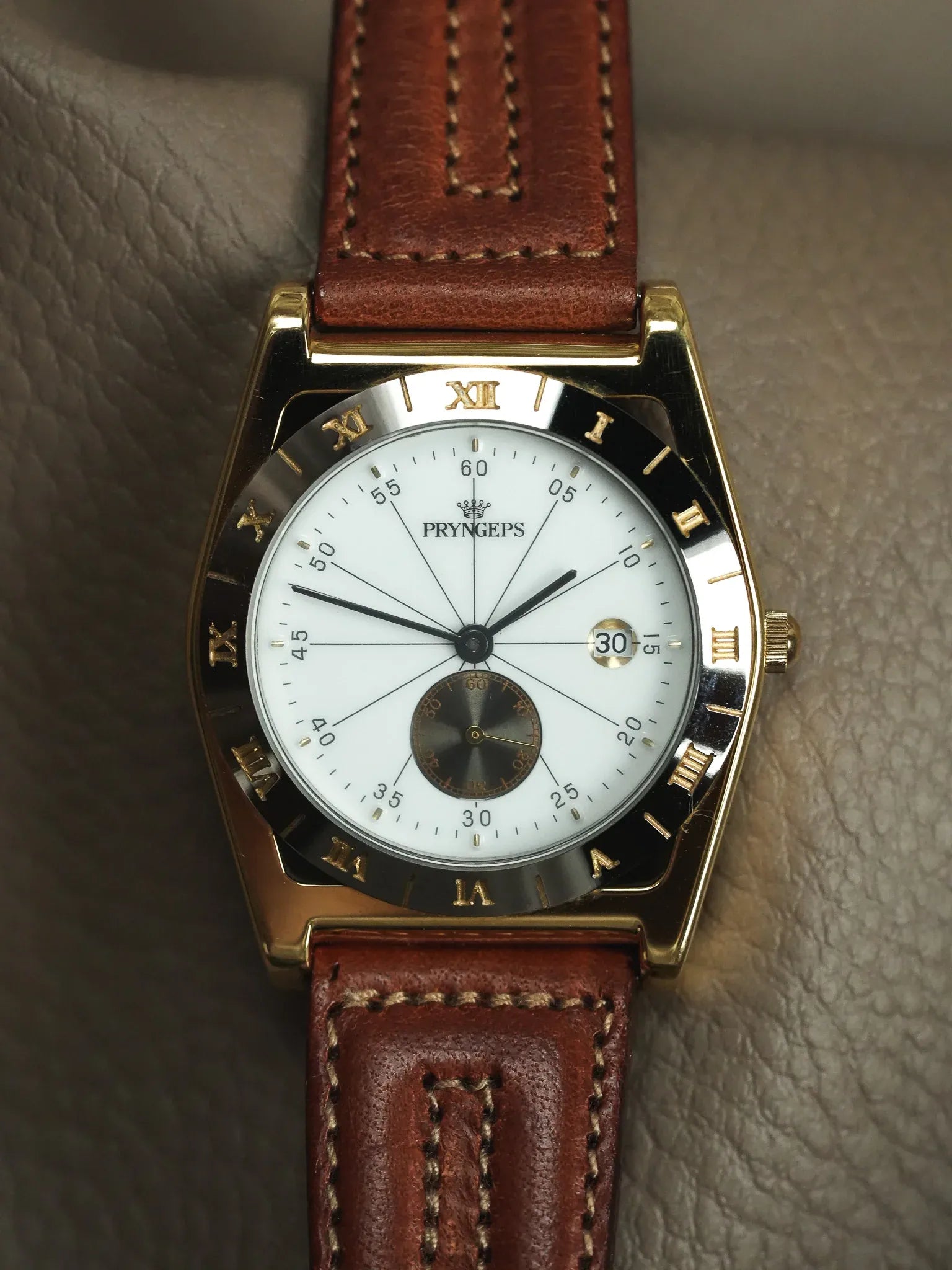 Pryngeps - Tonneau Lunette anthracite plaqué or - NOS - 1990s - Atelier Victor