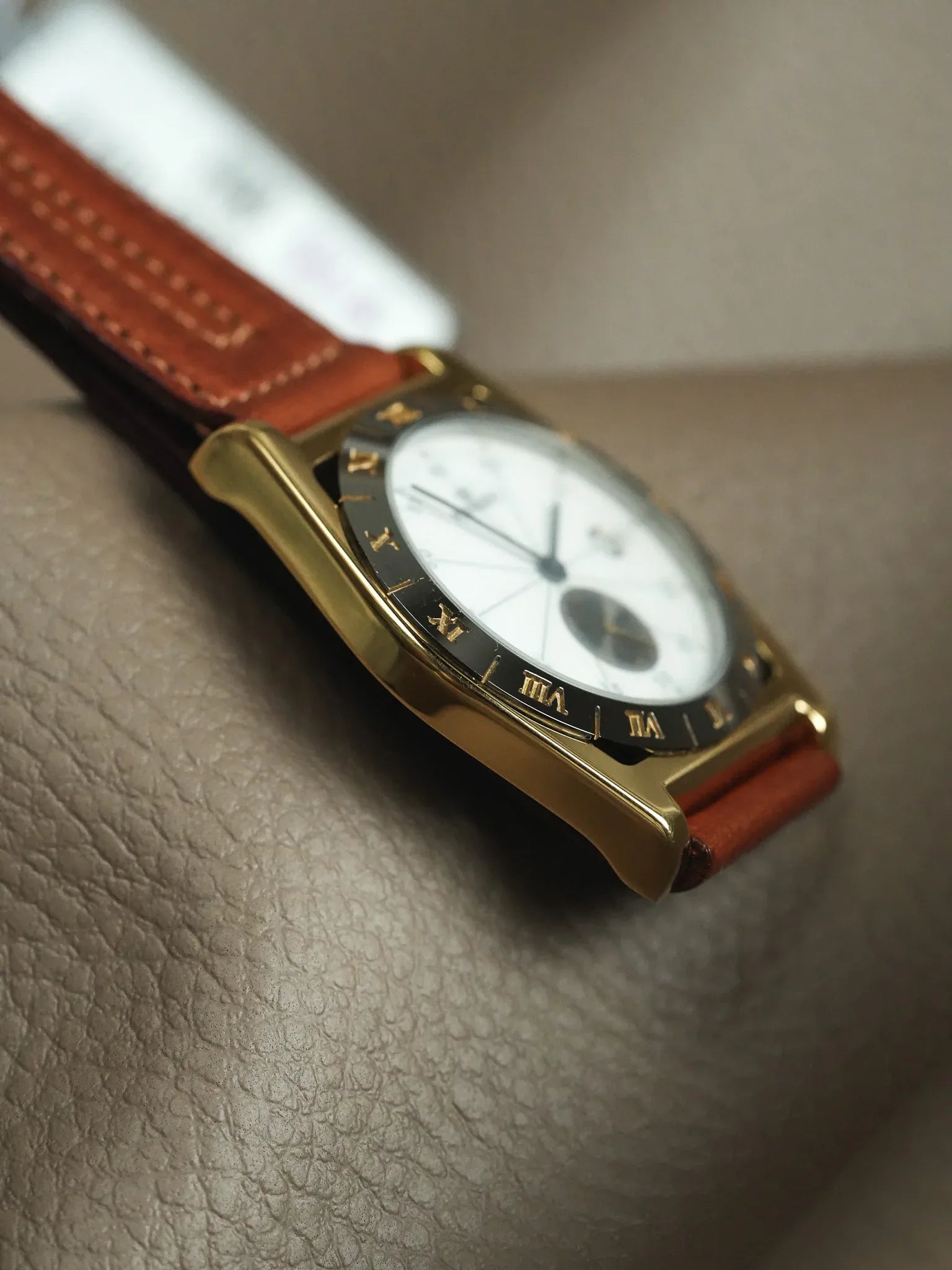 Pryngeps - Tonneau Lunette anthracite plaqué or - NOS - 1990s - Atelier Victor