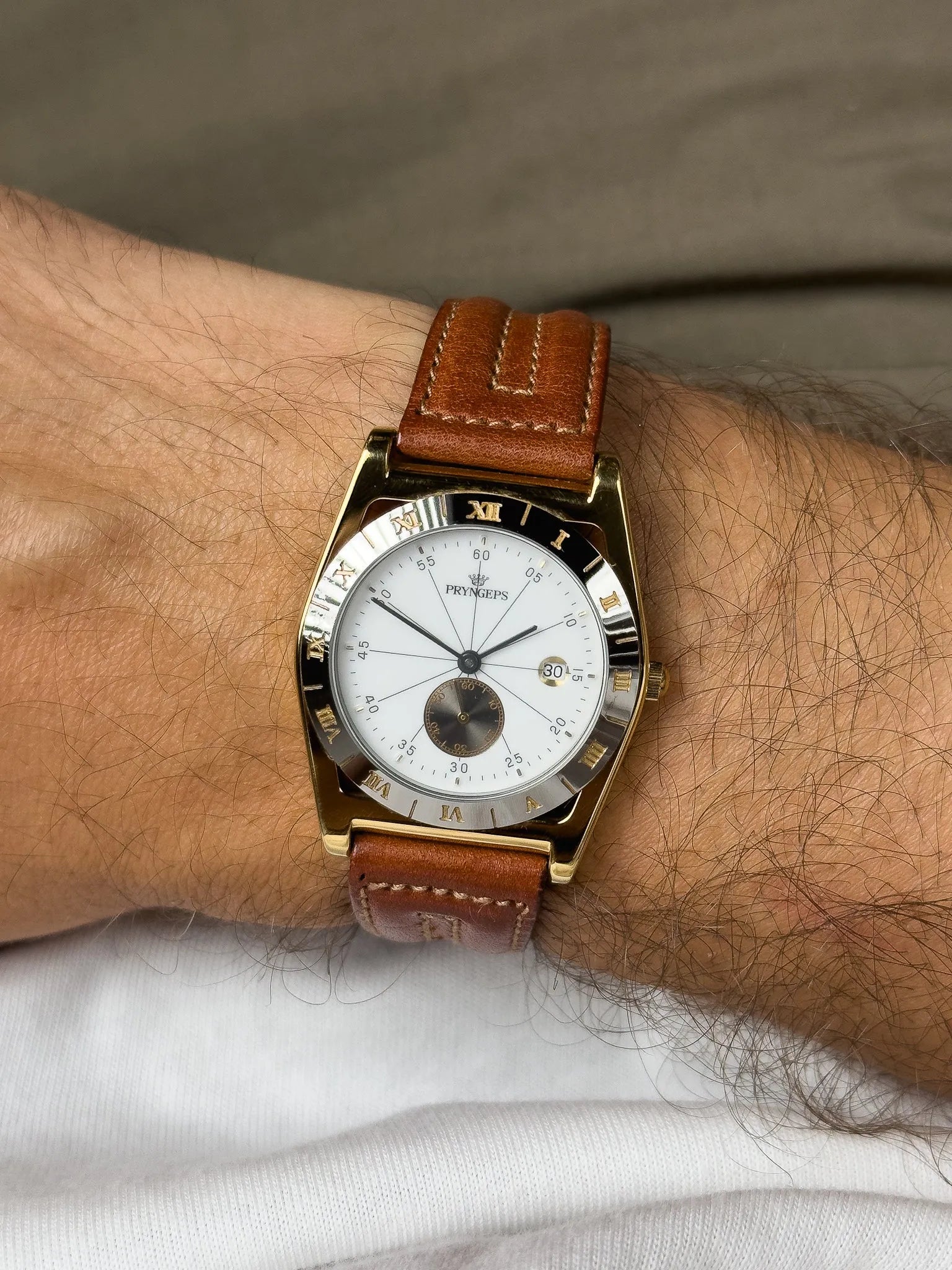 Pryngeps - Tonneau Lunette anthracite plaqué or - NOS - 1990s - Atelier Victor