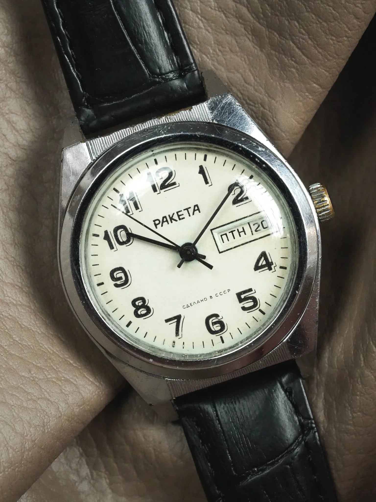 Raketa - Acier Daydate Creme - 1970s - Atelier Victor