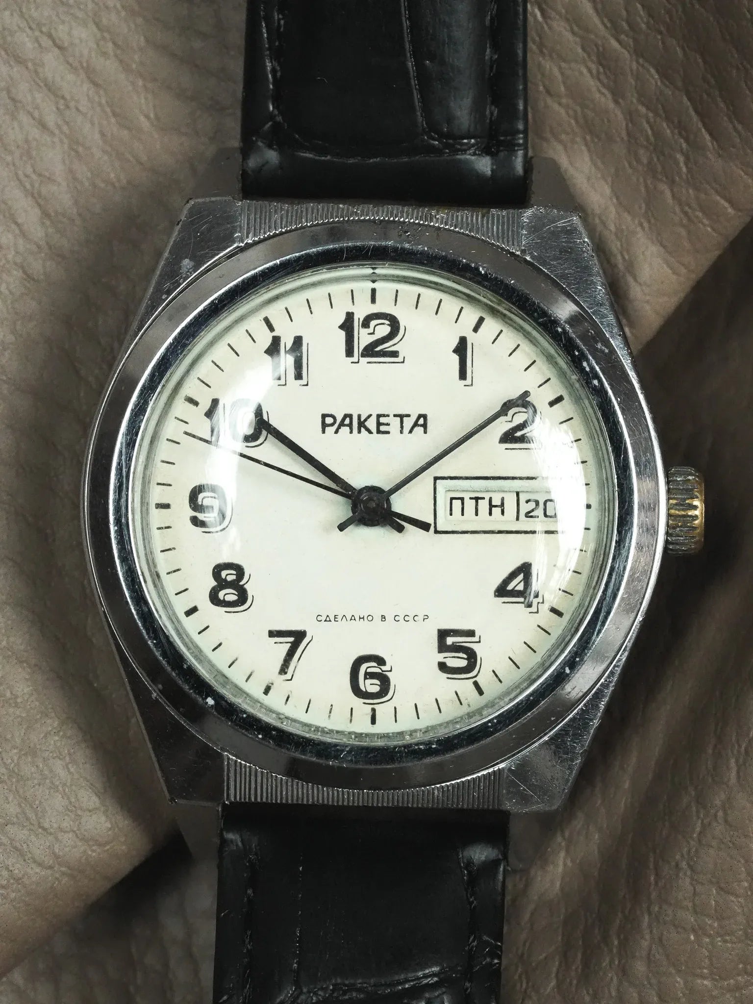 Raketa - Acier Daydate Creme - 1970s - Atelier Victor